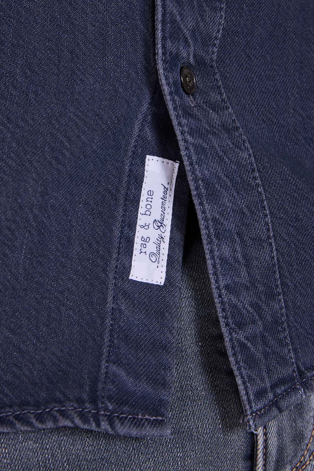 חולצת ג'ינס מכופתרת