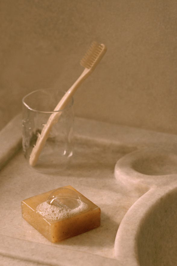 תמונת תקריב של Revitalise Exfoliating Soap 100 gr