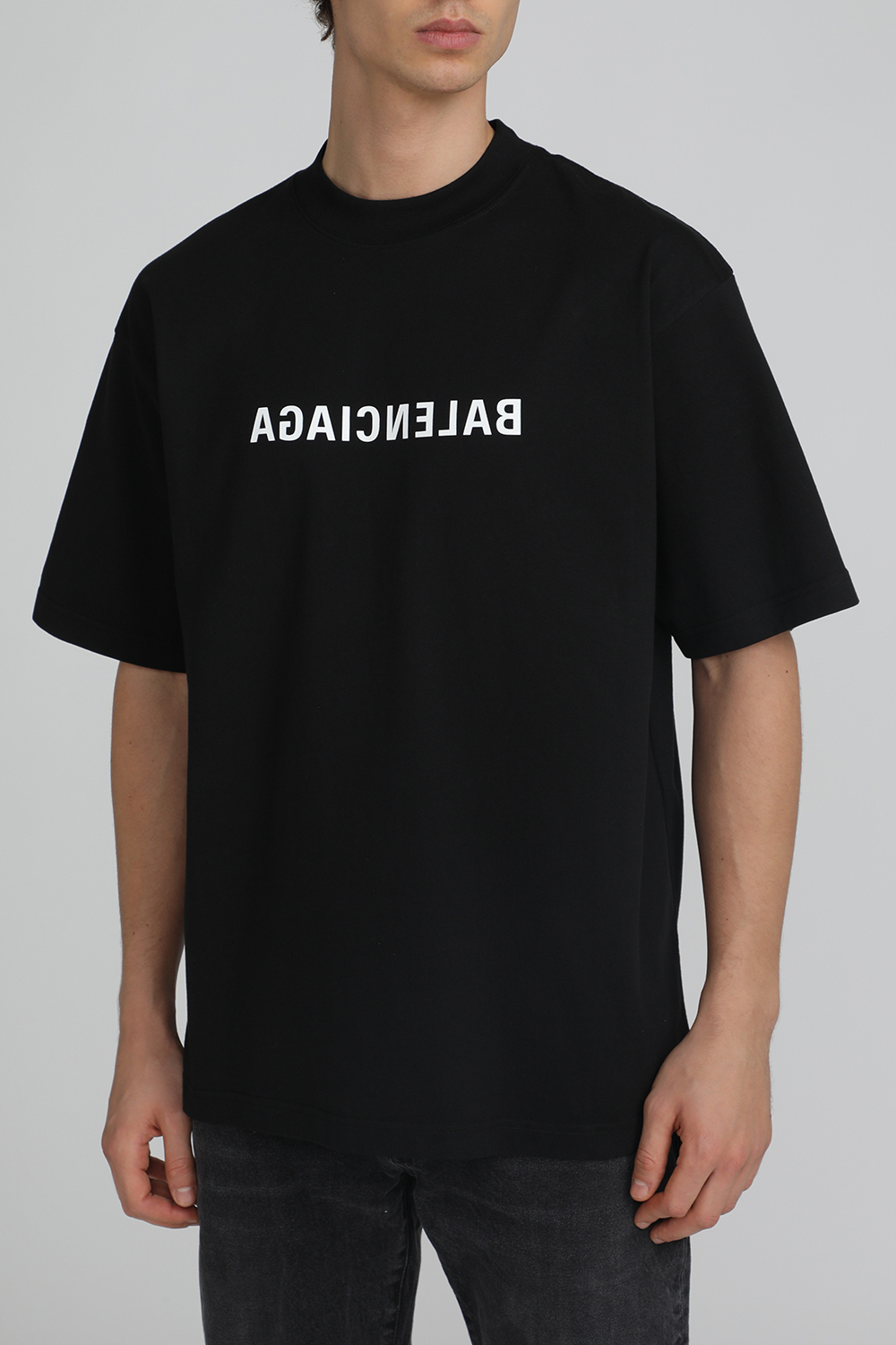 תמונת דוגמן קידמית של חולצת טי