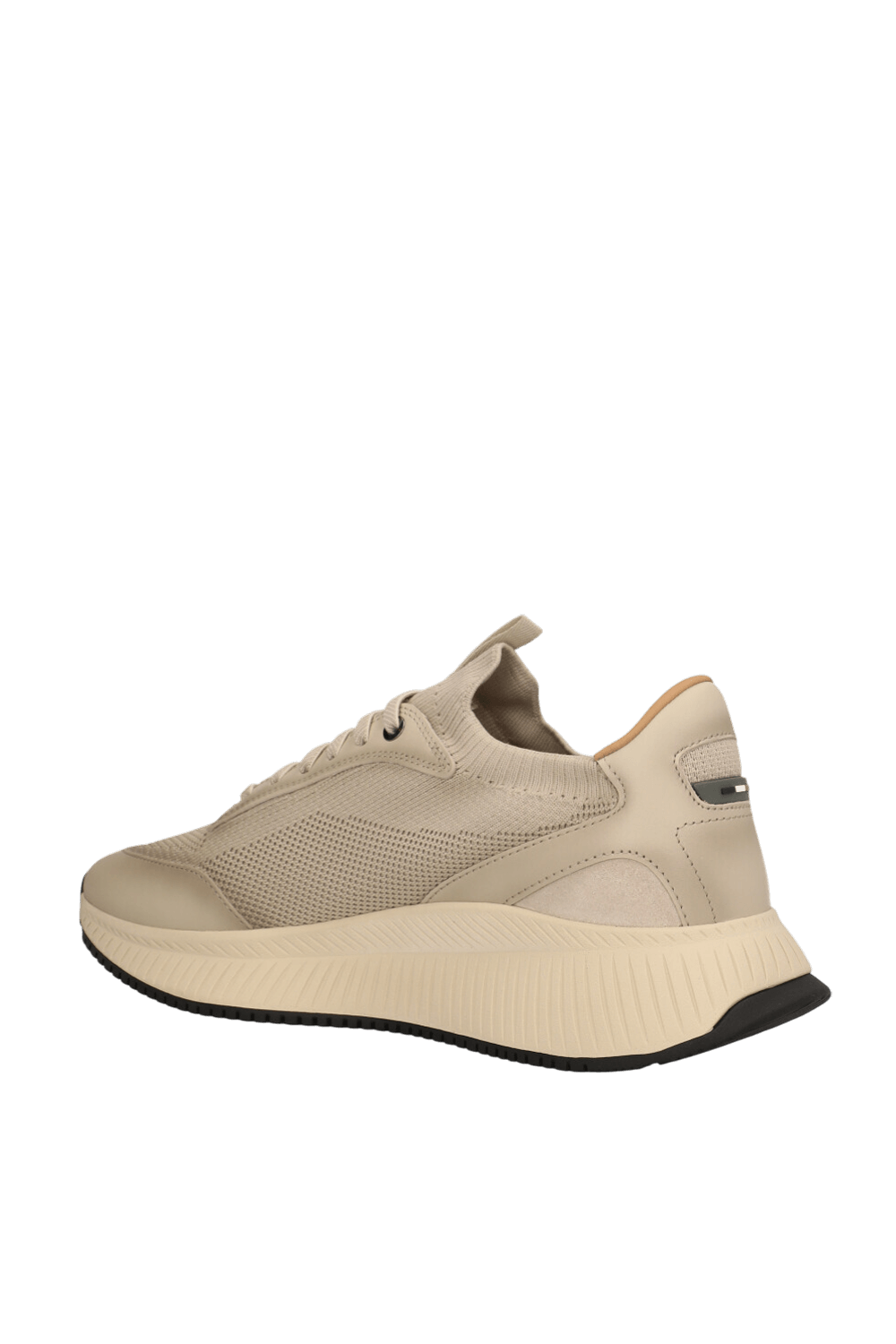 תמונה אחורית של נעלי סניקרס