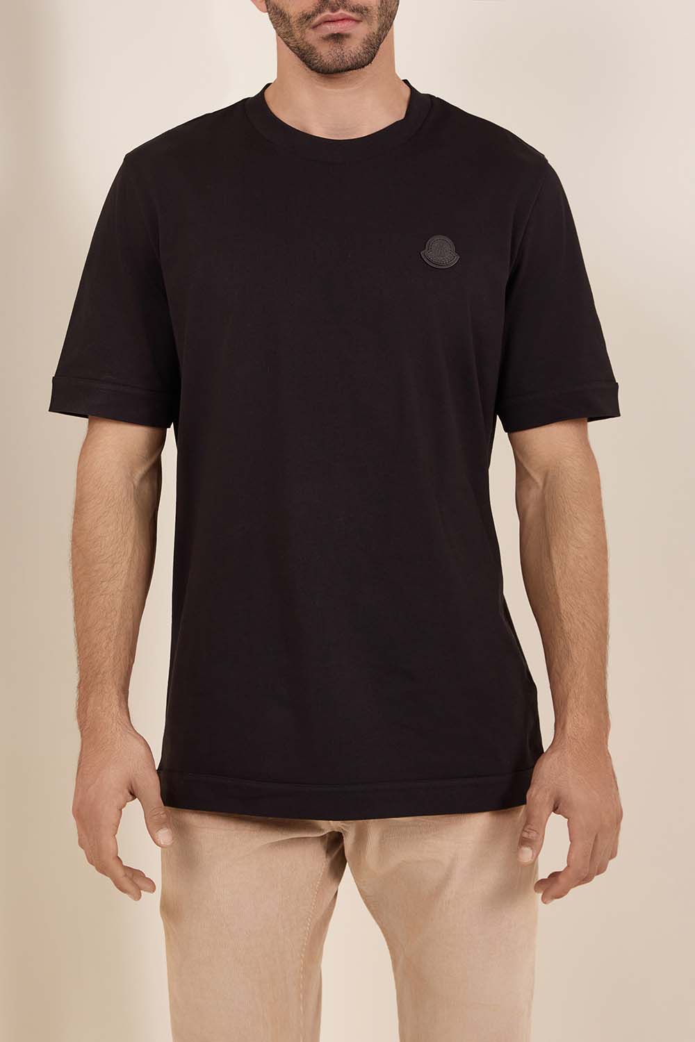 תמונת דוגמן קידמית של חולצת טי