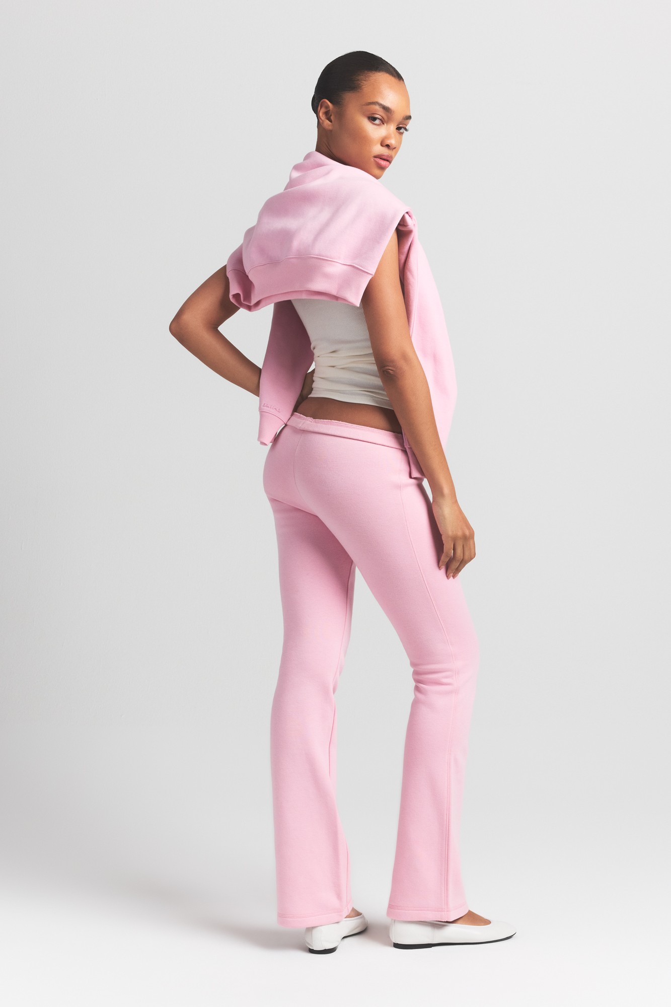 תמונת דוגמן אחורית של SLIM PANT