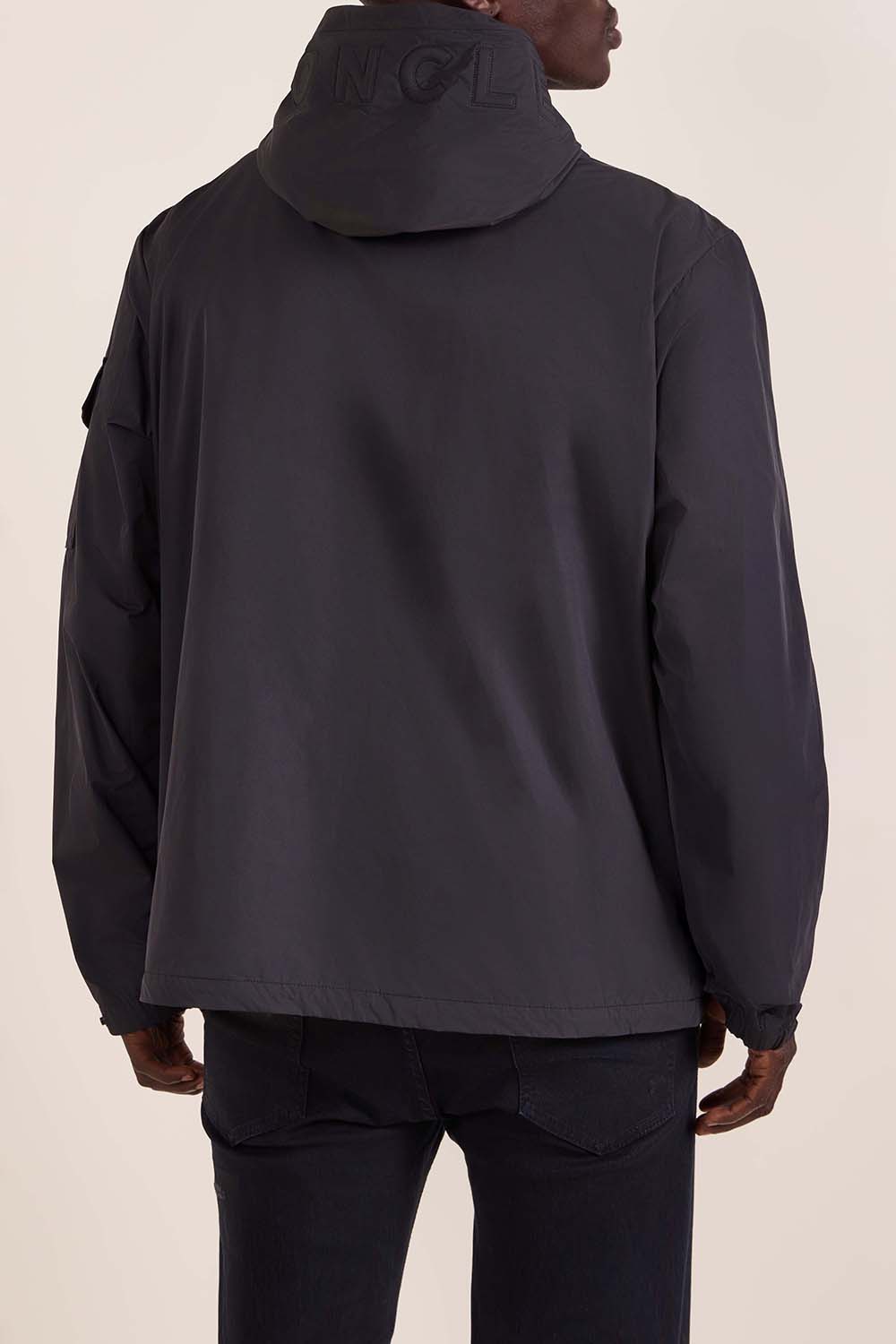 תמונת דוגמן אחורית של ז'קט