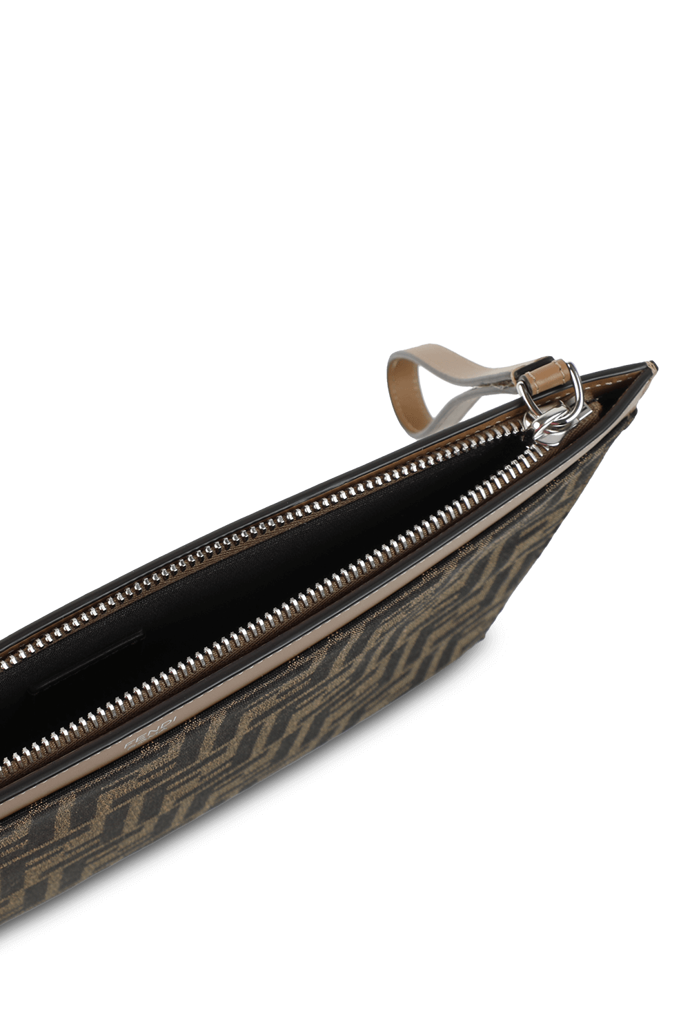 תמונת תקריב של תיק פאוץ' בגודל מדיום