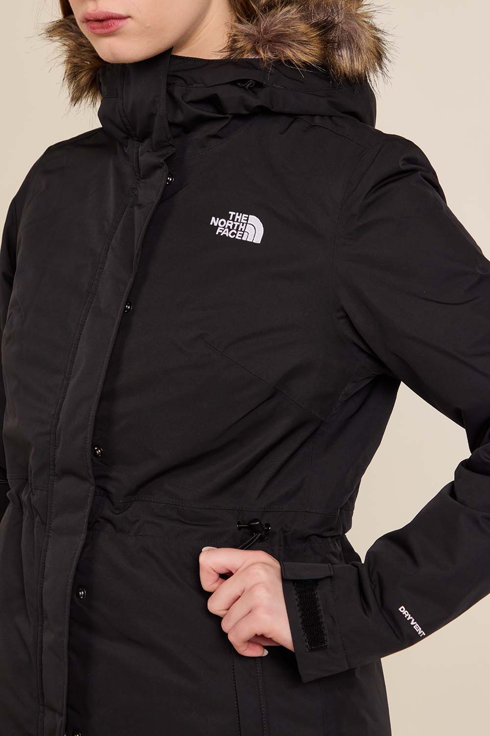 תמונת תקריב דוגמן של מעיל פוך