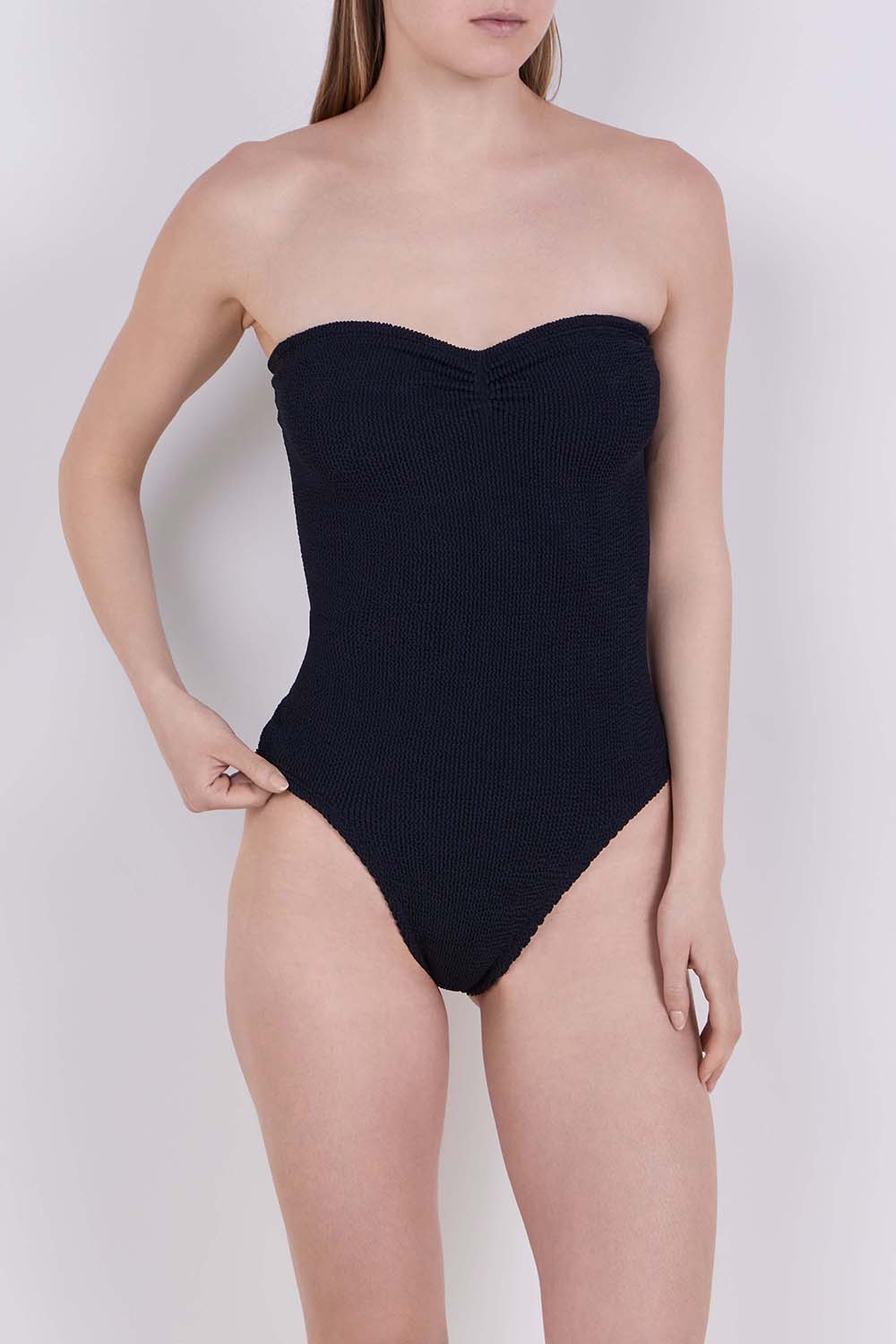 תמונת דוגמן קידמית של בגד ים שלם ברוק