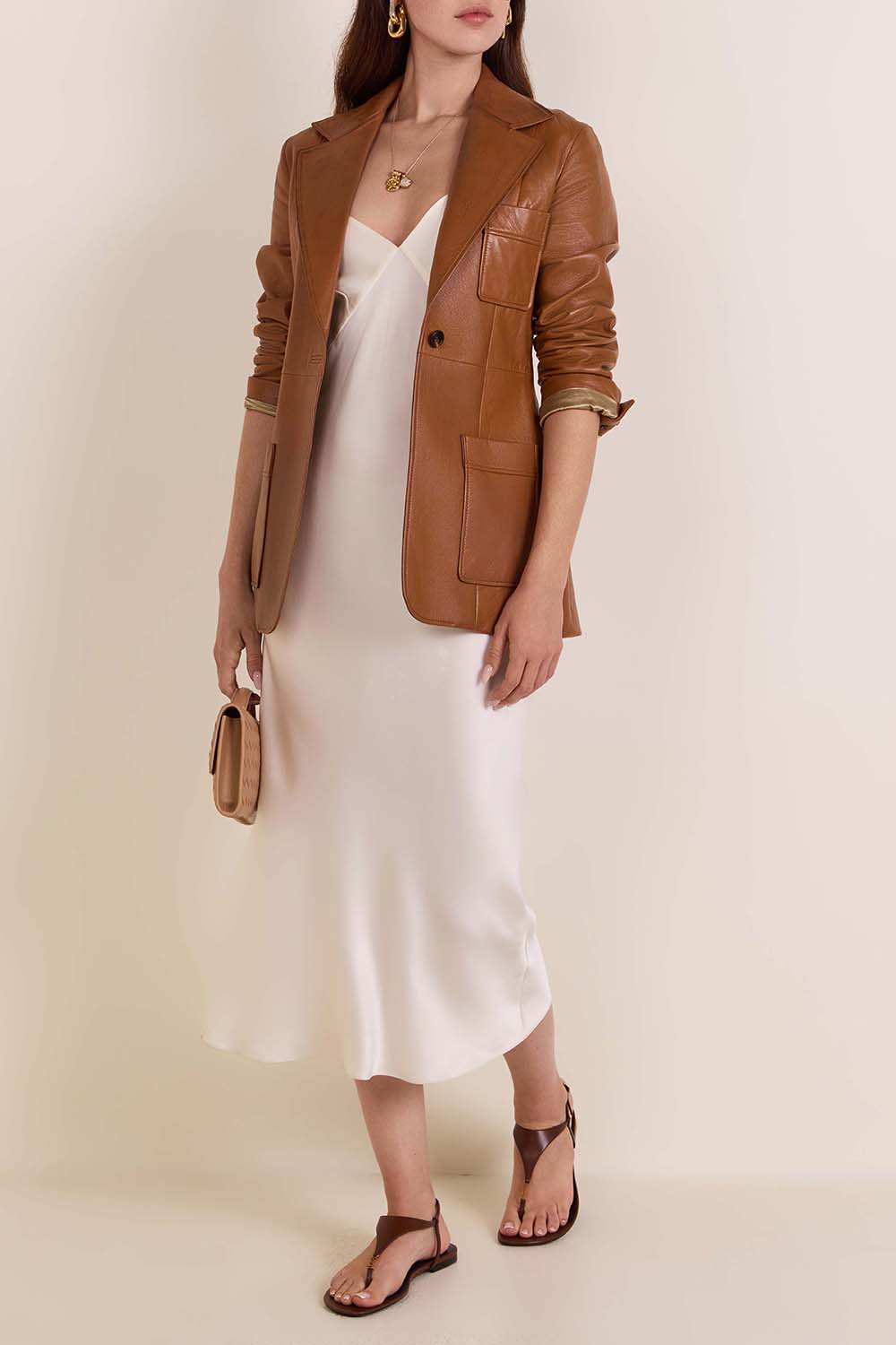 תמונת דוגמן קידמית של סנדלי אצבע קסנדרה