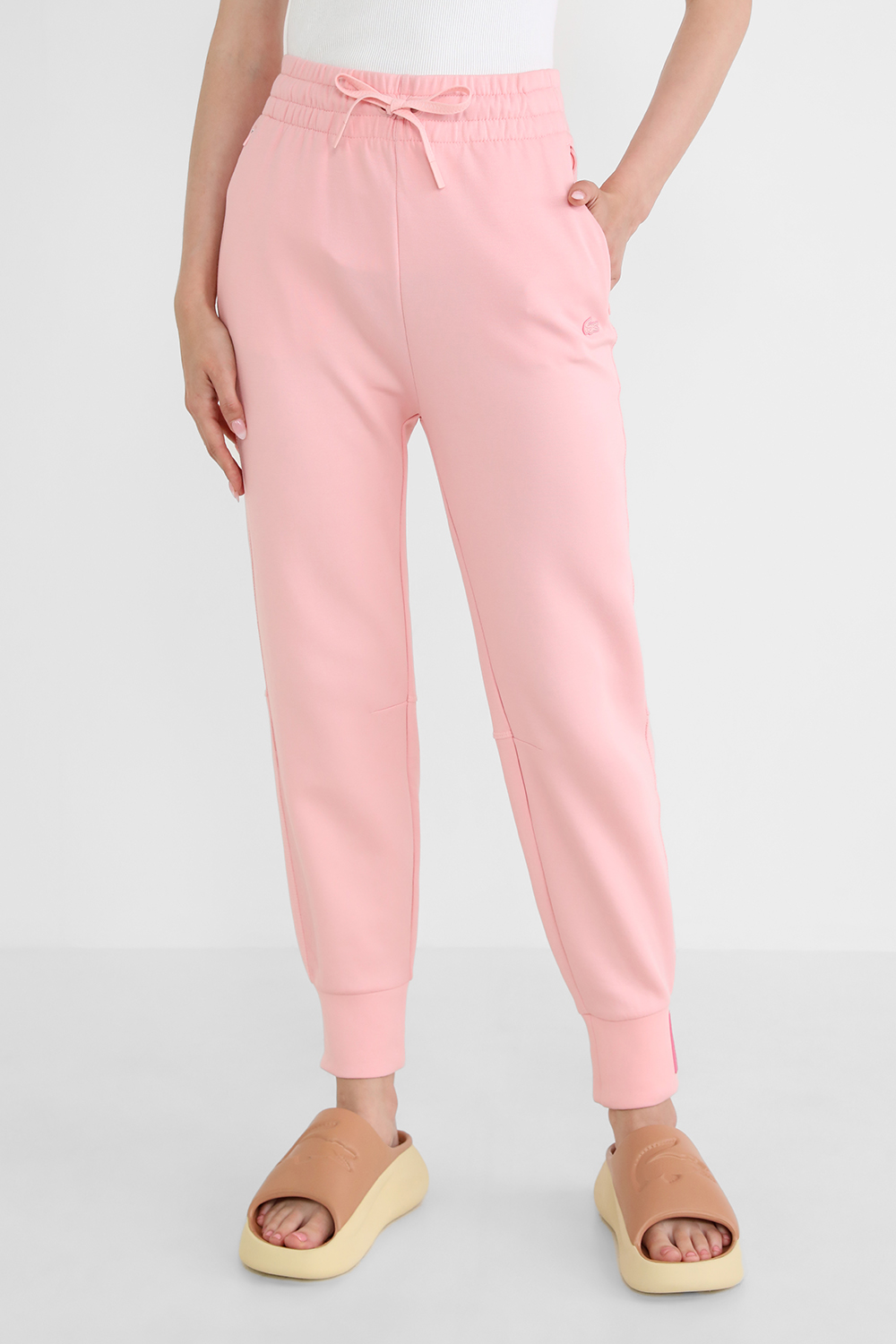 תמונת דוגמן קידמית של מכנסי ג`וג