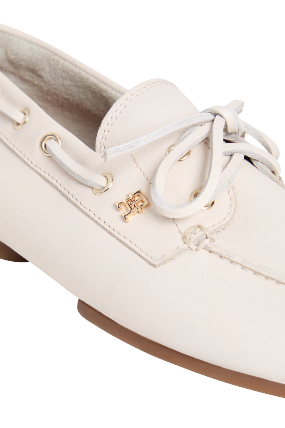 תמונת פנים של נעלי מוקסינים