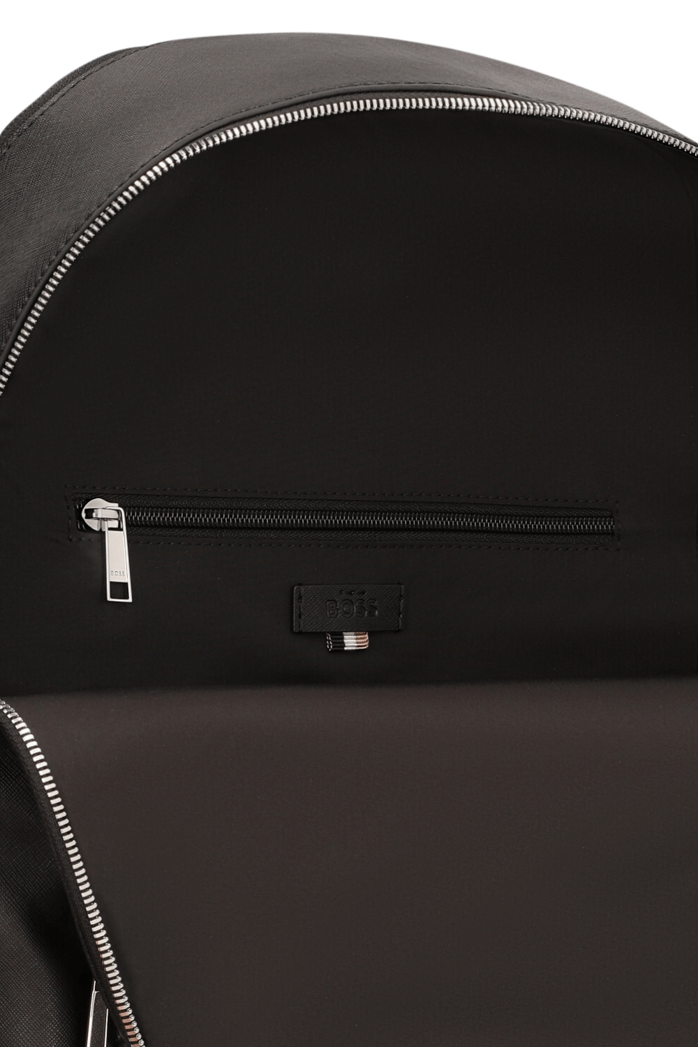 תמונת פנים של תיק גב