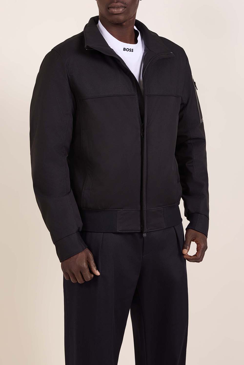 תמונת דוגמן קידמית של ז'קט בריפוד קל