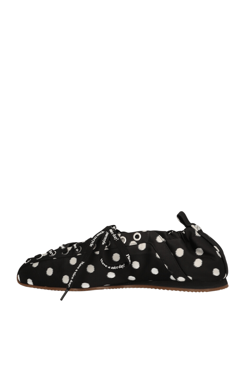 תמונה אחורית של נעלי בובה