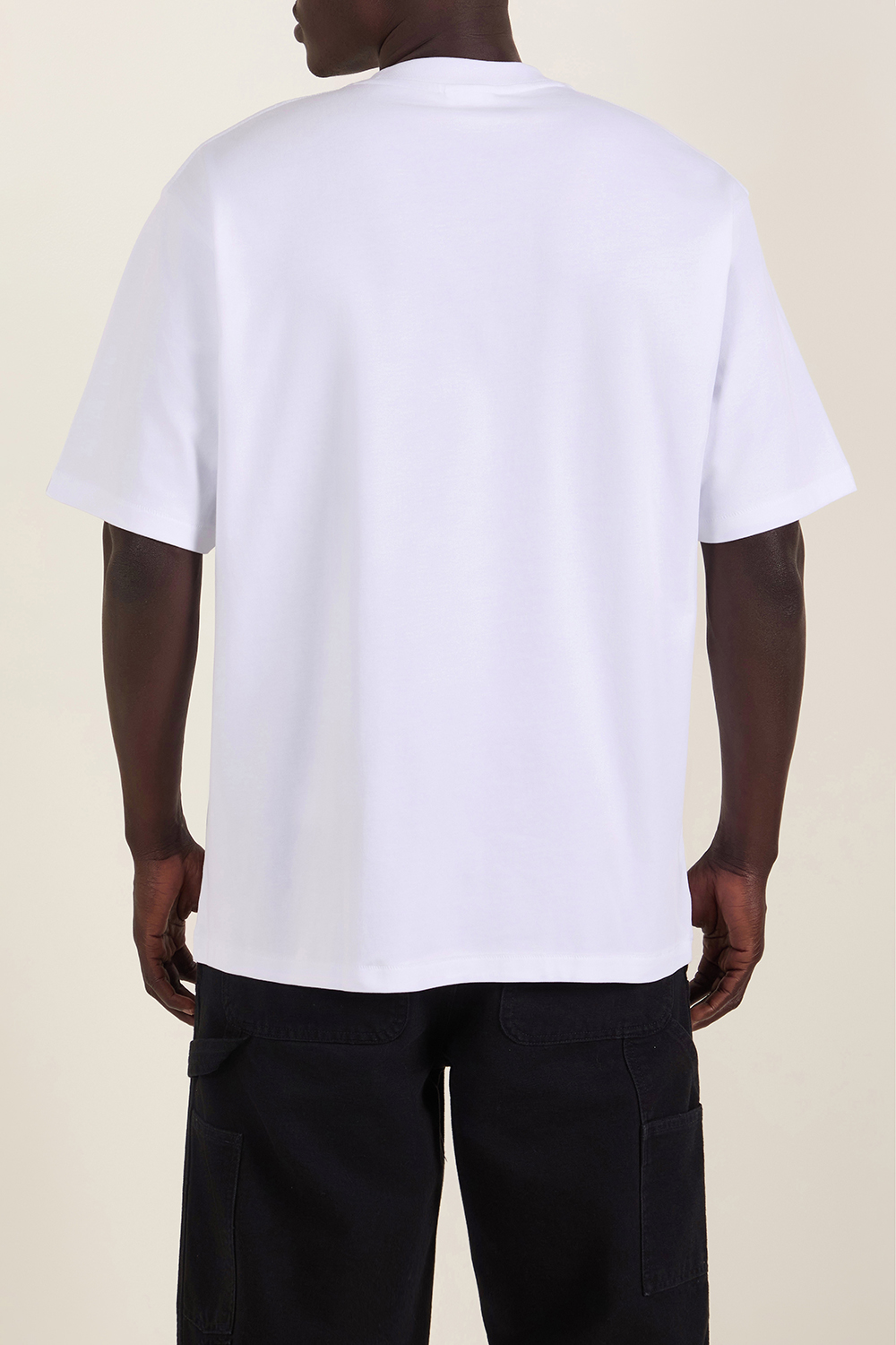 תמונת תקריב דוגמן של חולצת טי