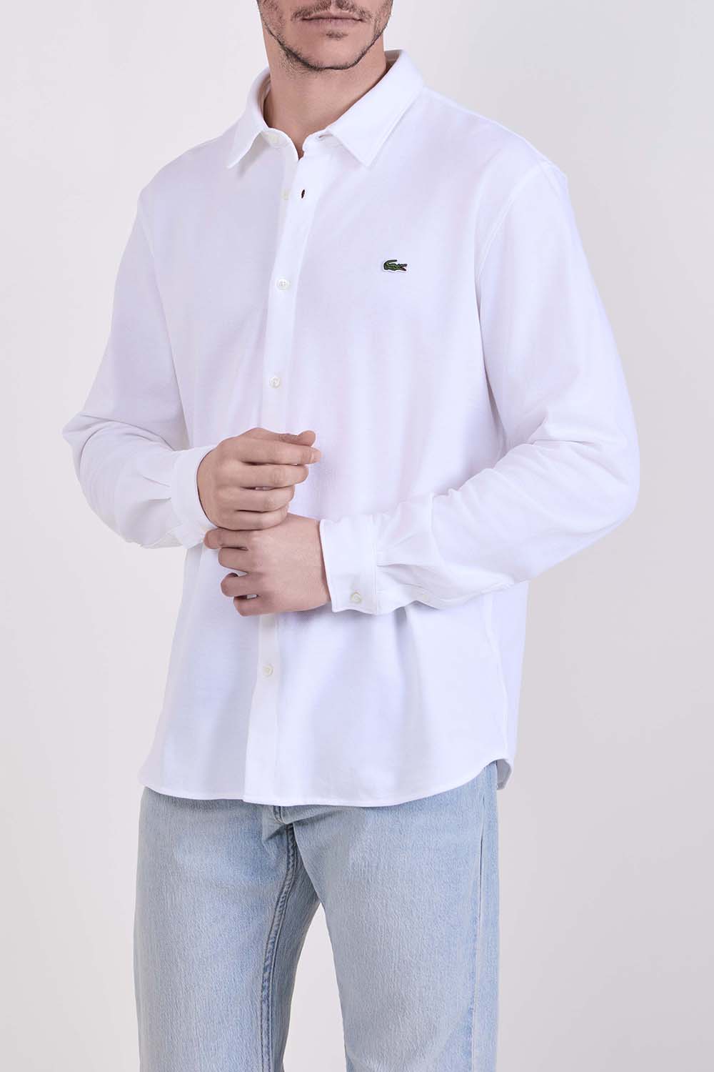 תמונת דוגמן קידמית של חולצת כפתורים ארוכה