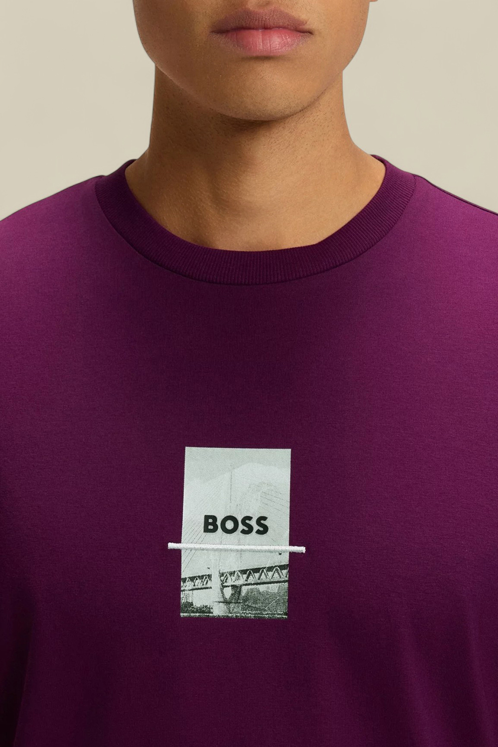 תמונת תקריב דוגמן של חולצת טי