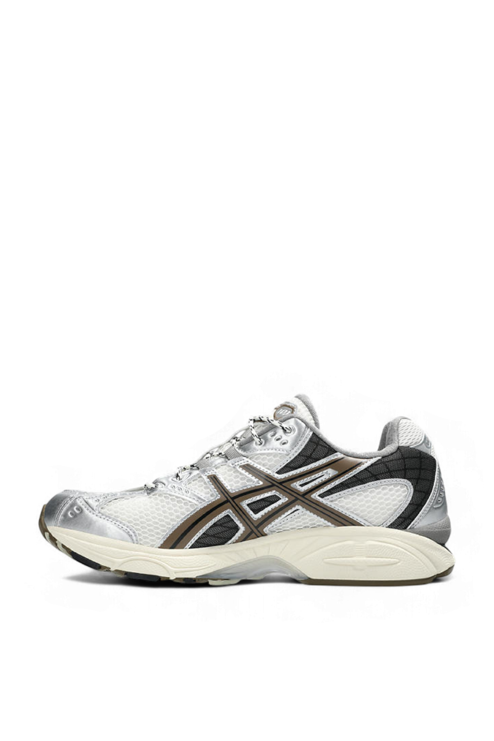 תמונה אחורית של נעלי סניקרס נימבוס 10.1