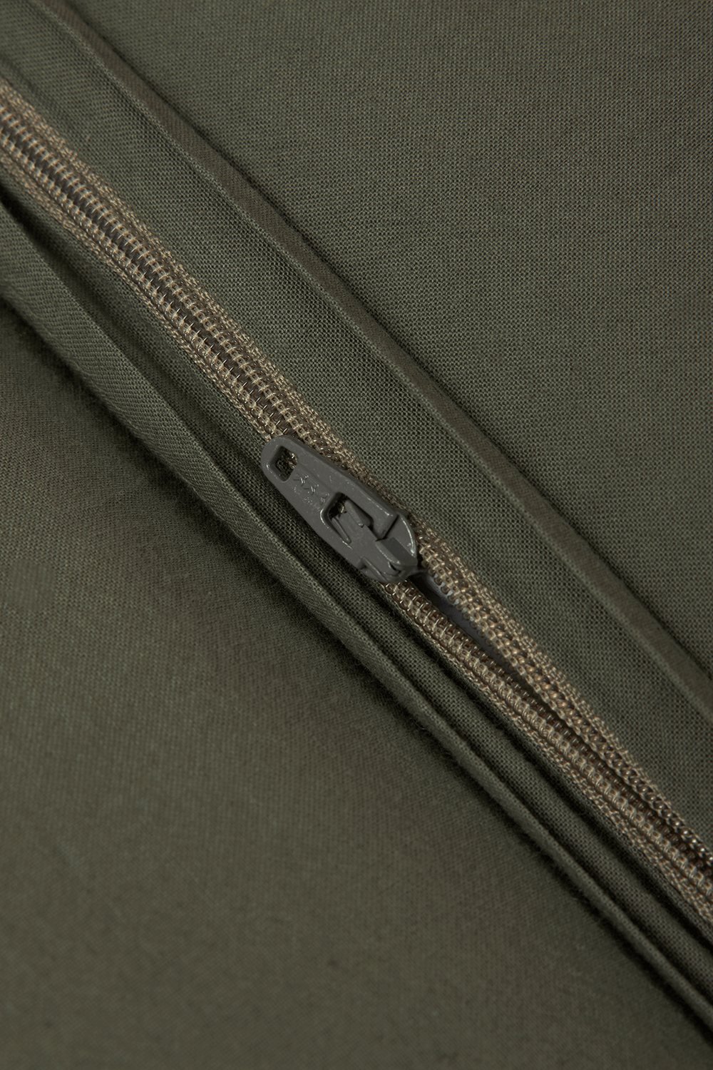 תמונת תקריב של מגן ראש למיטת תינוק וואבי סאבי