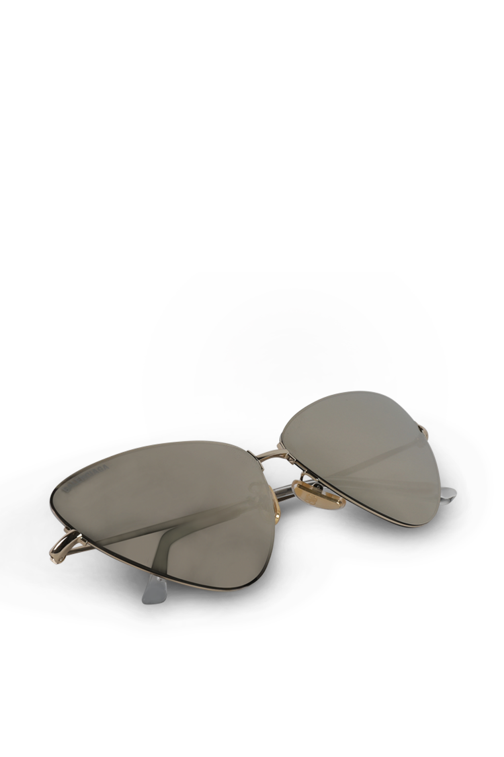 תמונת פנים של משקפי שמש חתוליות