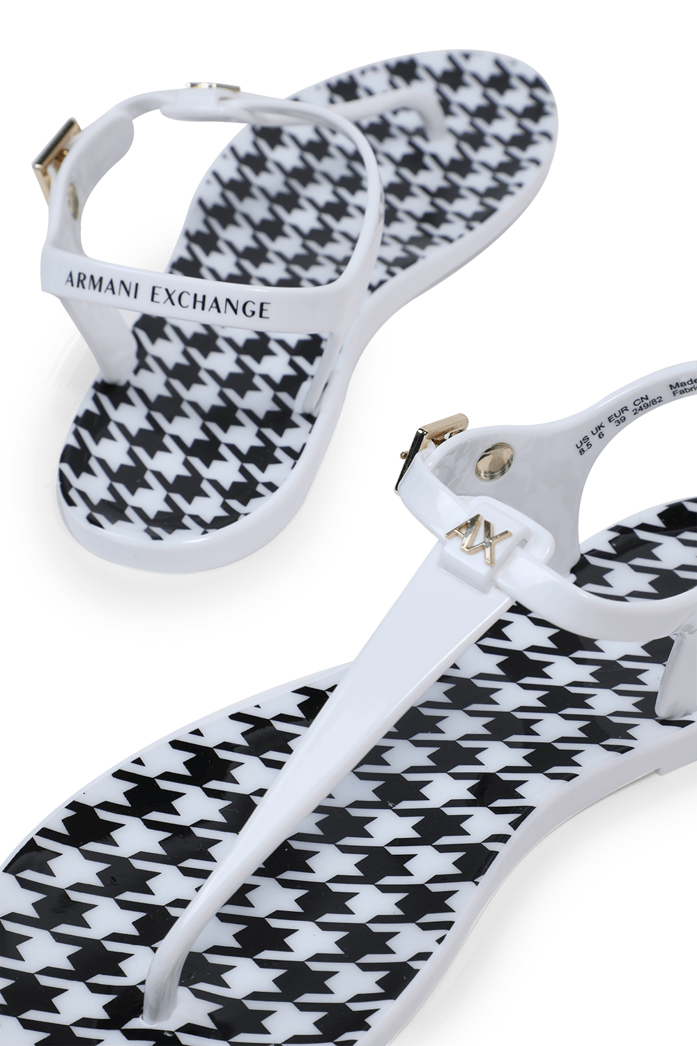תמונת תקריב של PVC Flip Flop in White