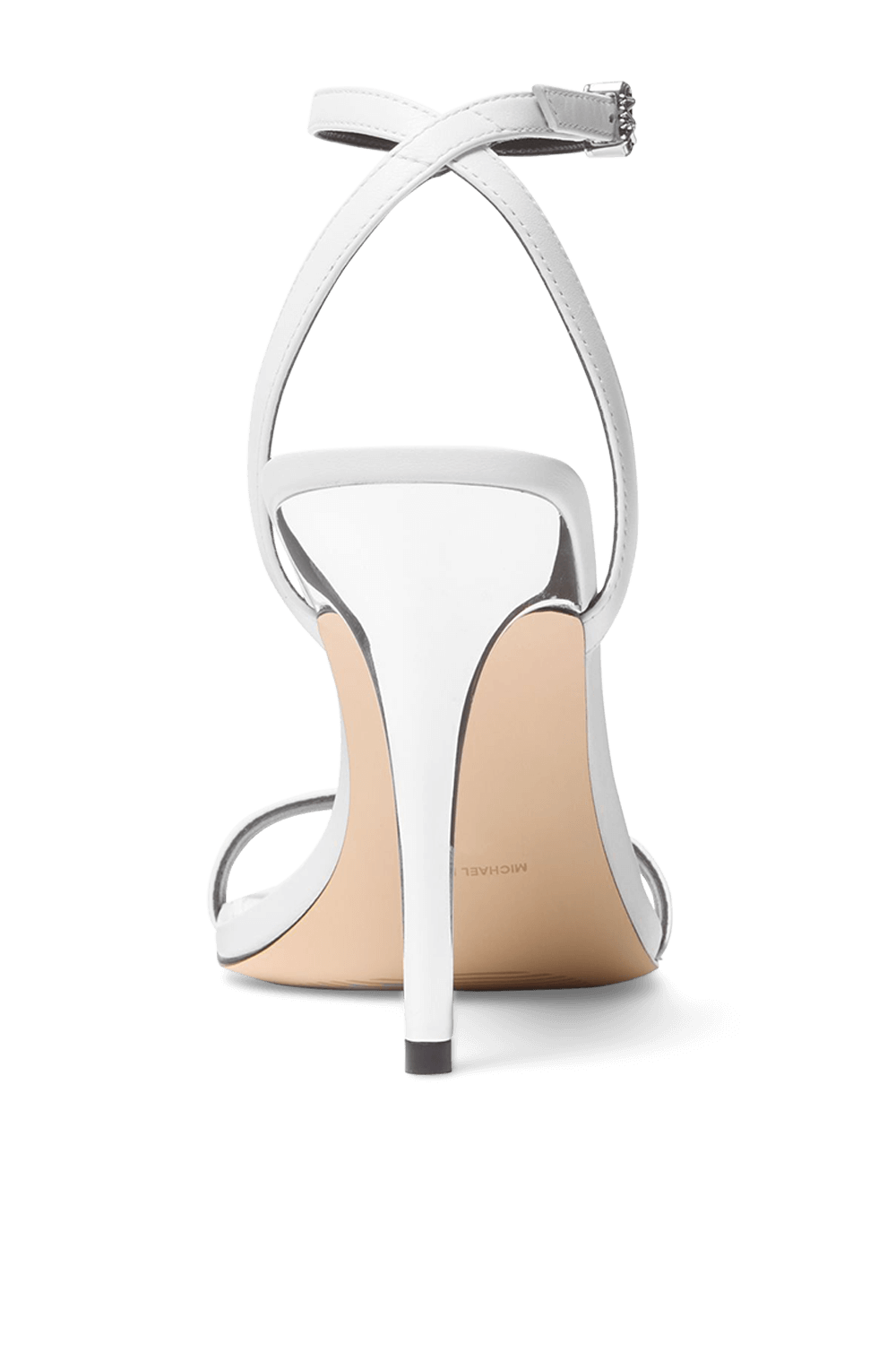 תמונת תקריב של סנדלי עקב