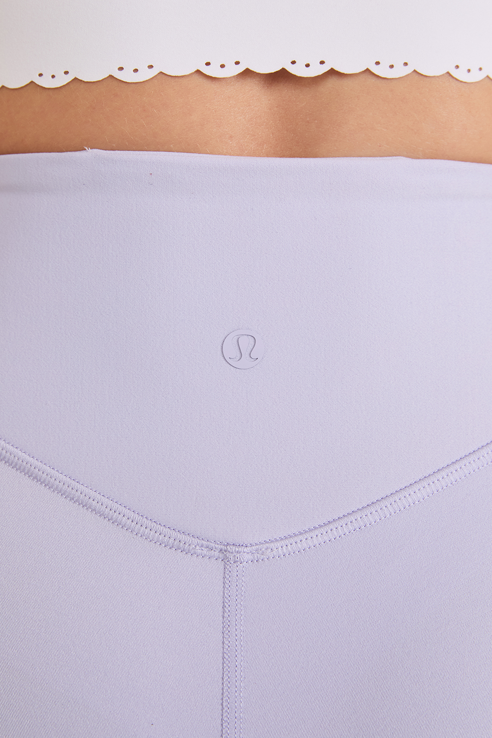 תמונת תקריב דוגמן של Wunder Under SenseKnit High-Rise Short 6''