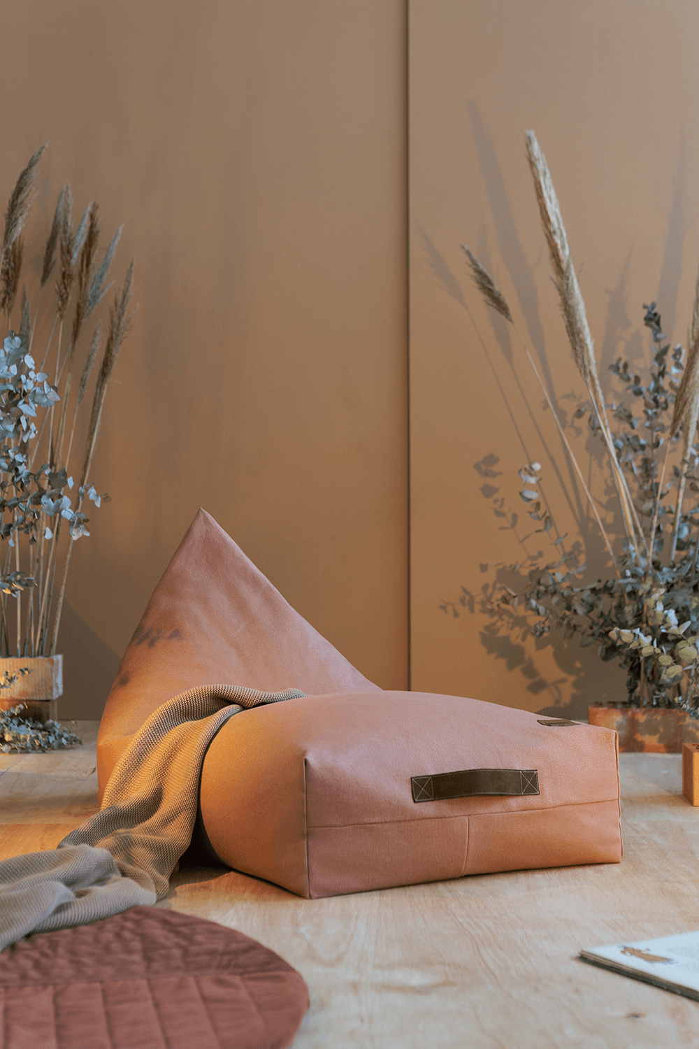 תמונת אווירה של פוף גיאומטרי גדול