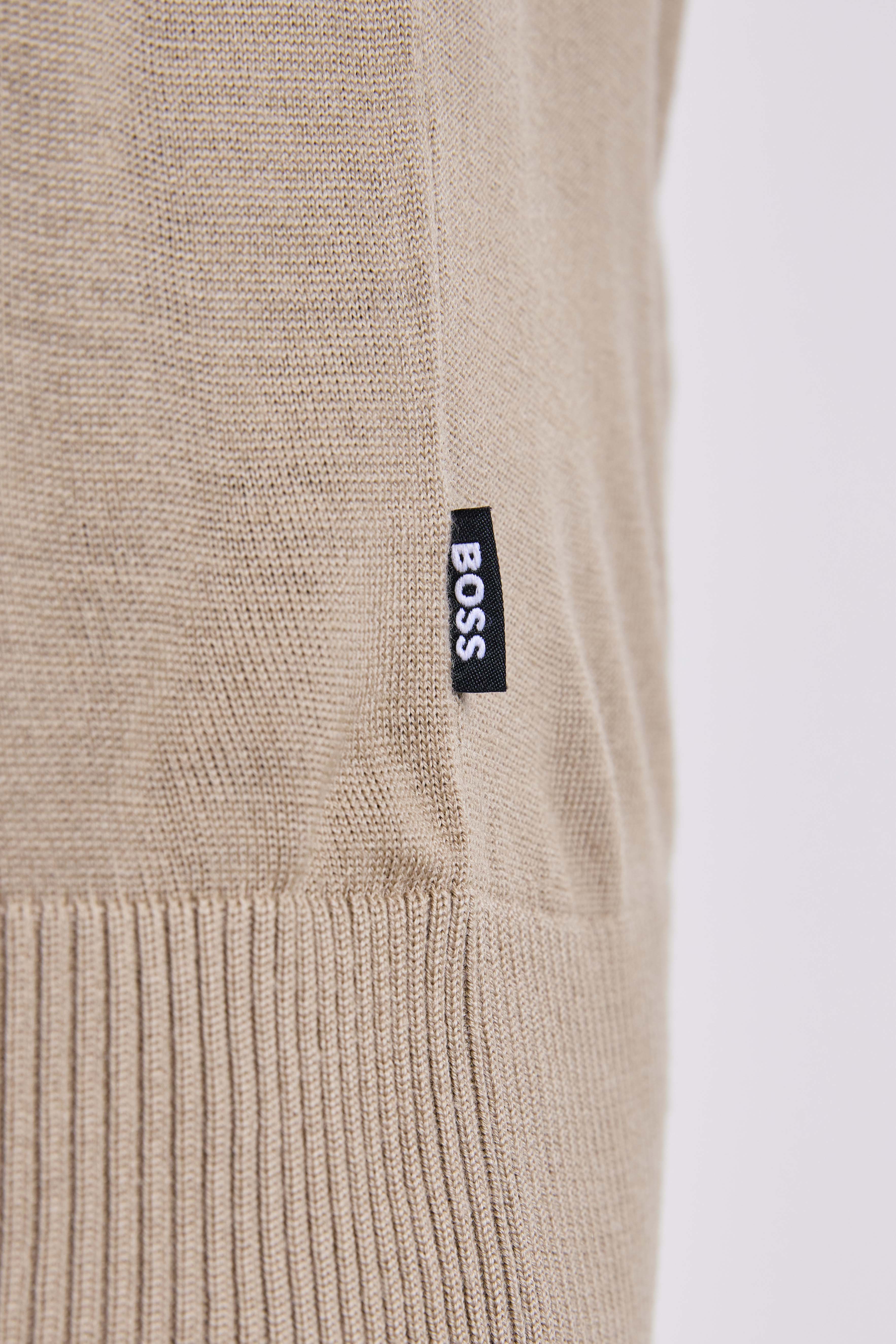 תמונת תקריב דוגמן של סריג טי