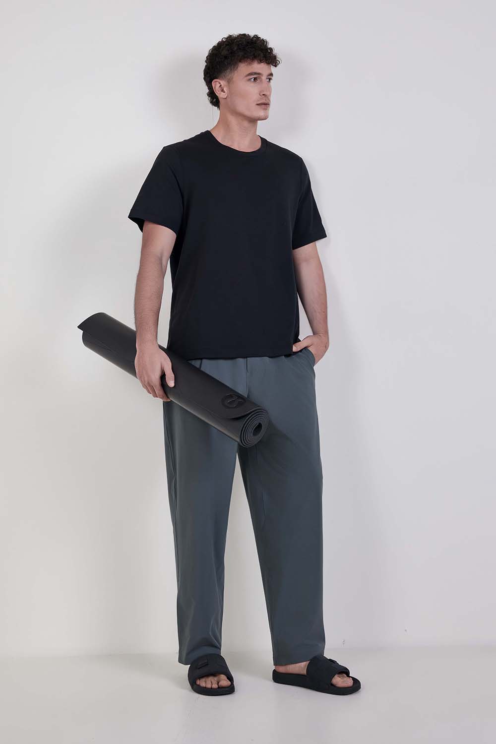 תמונת דוגמן קידמית של M Restfeel Woven Slide