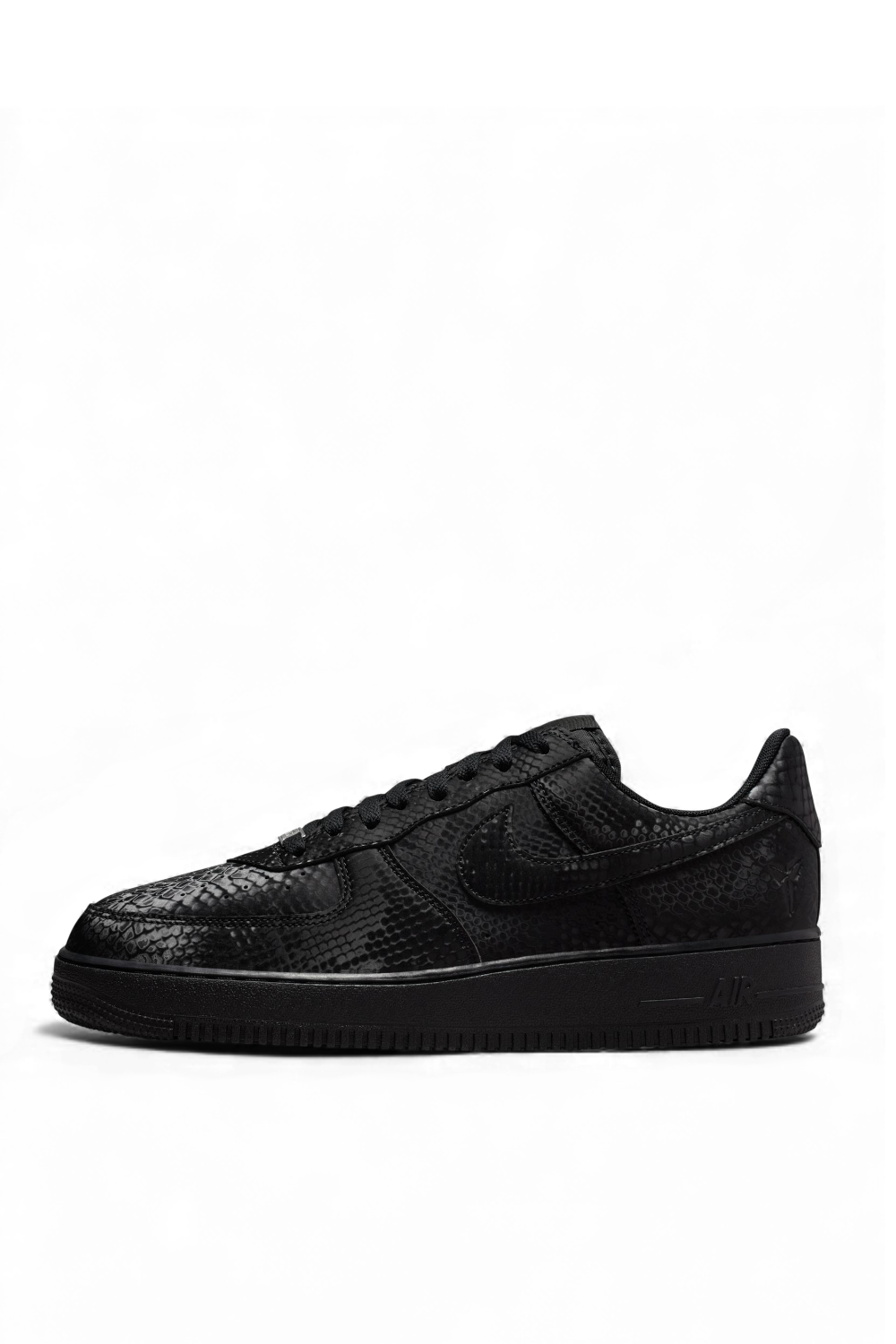 תמונה אחורית של נעלי סניקרס אייר פורס 1 07' קוב