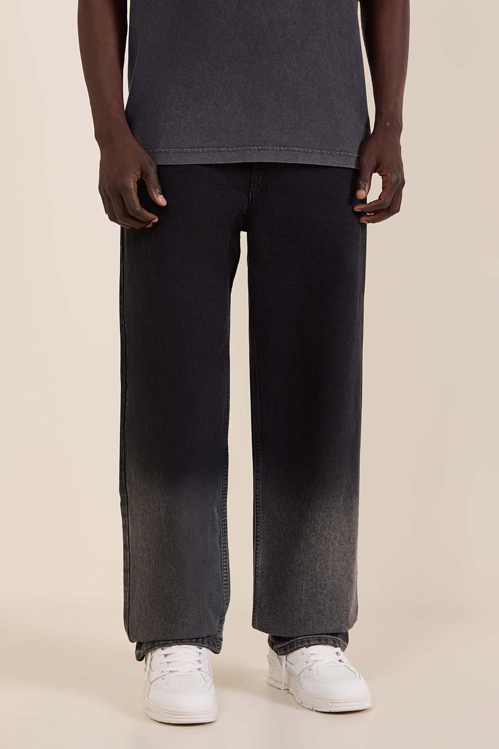 תמונת דוגמן קידמית של מכנסי ג'ינס