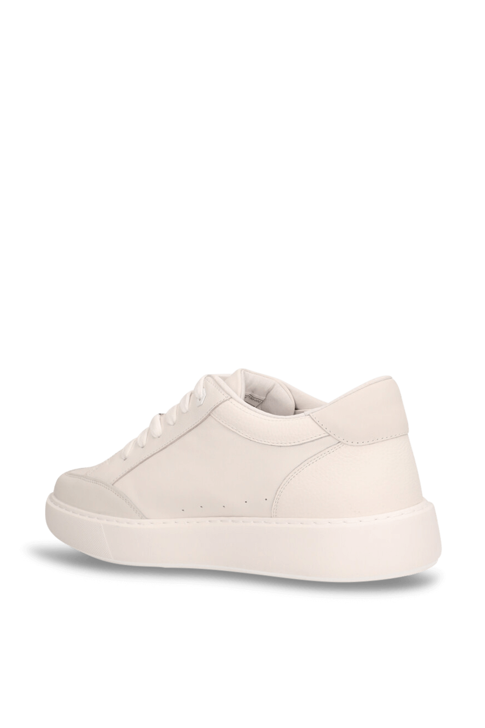 תמונה אחורית של נעלי סניקרס