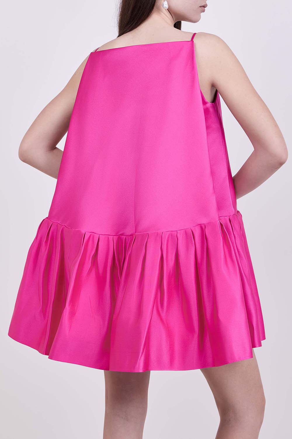 תמונת דוגמן אחורית של שמלת מיני