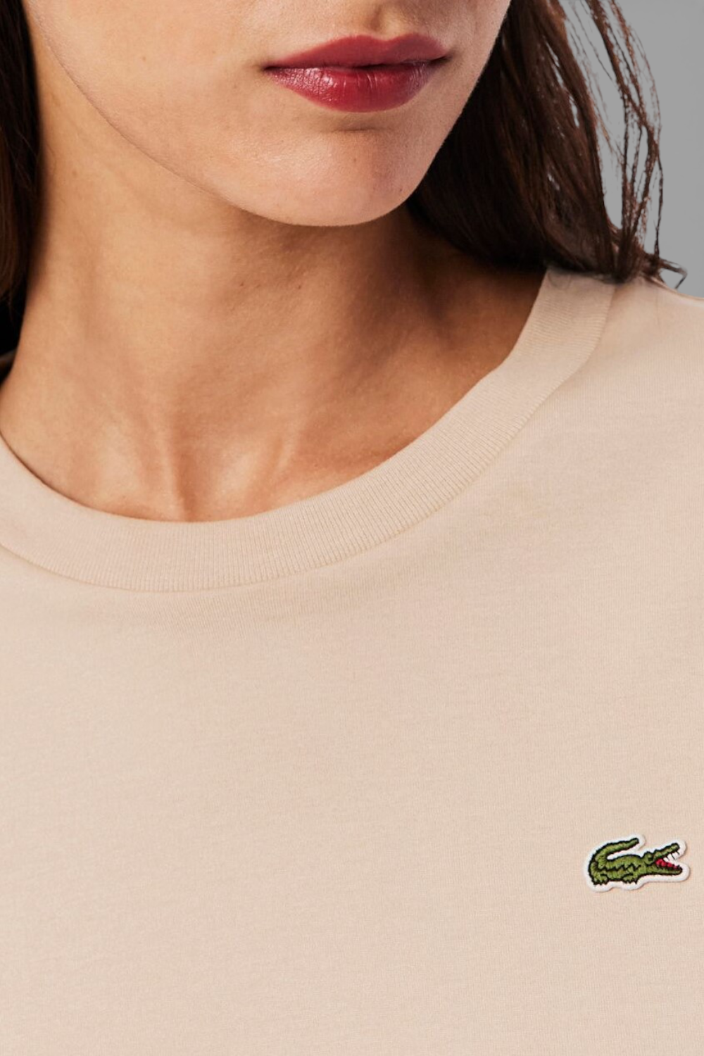 תמונת תקריב דוגמן של חולצת טי