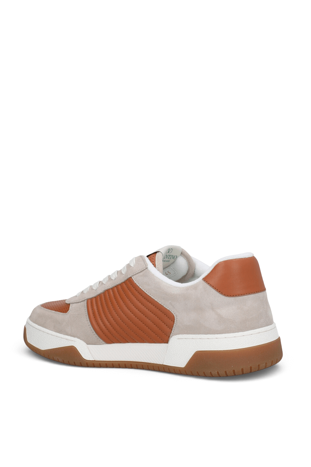 תמונה אחורית של נעלי סניקרס