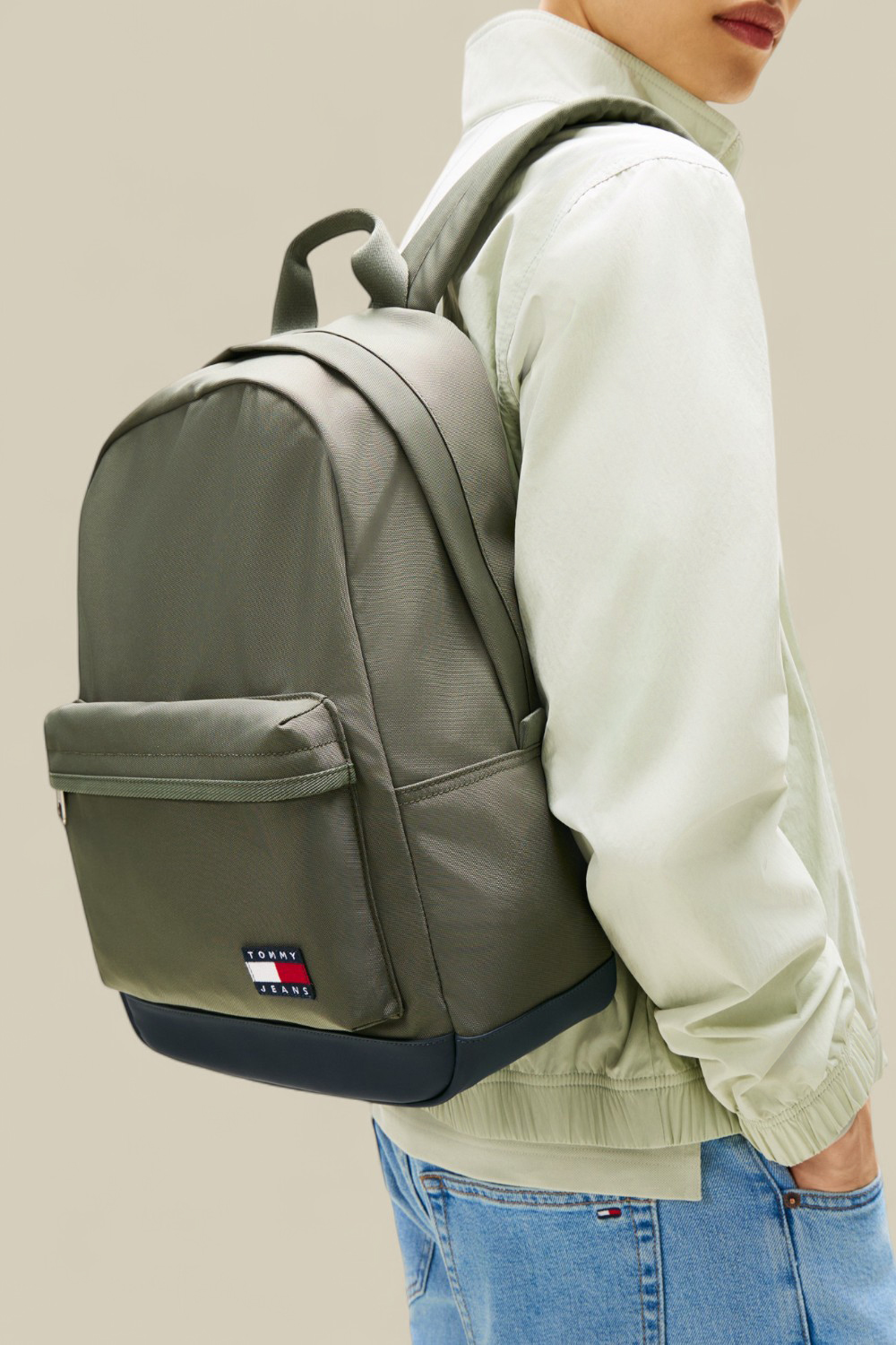 תמונת דוגמן קידמית של תיק גב