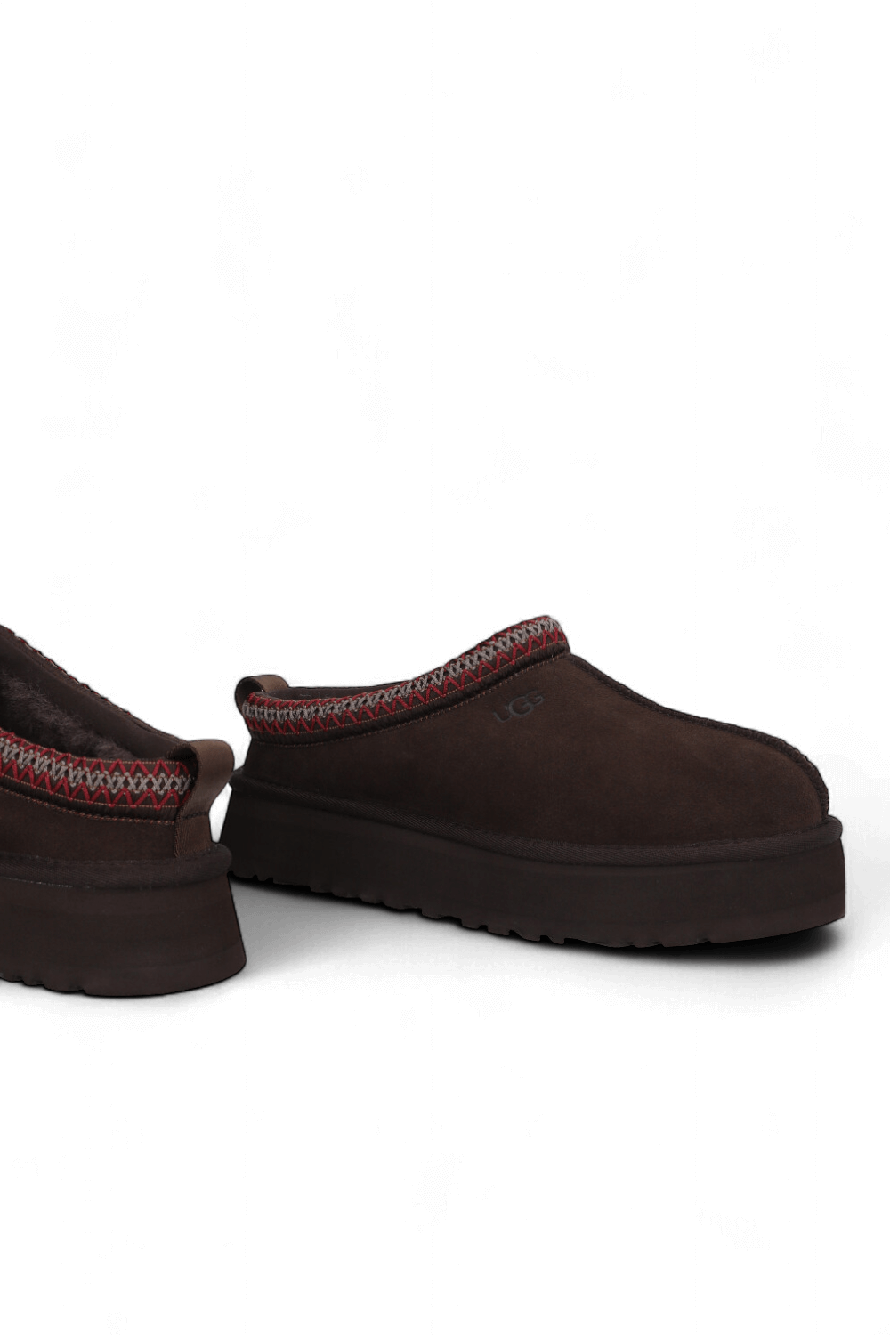 תמונת תקריב של נעלי סלייד טאז II