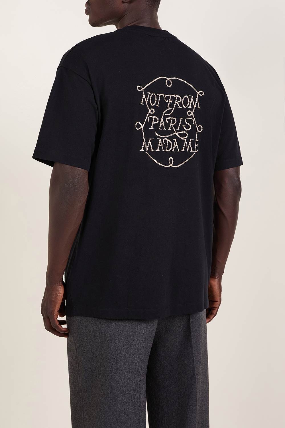 תמונת תקריב דוגמן של חולצת טי