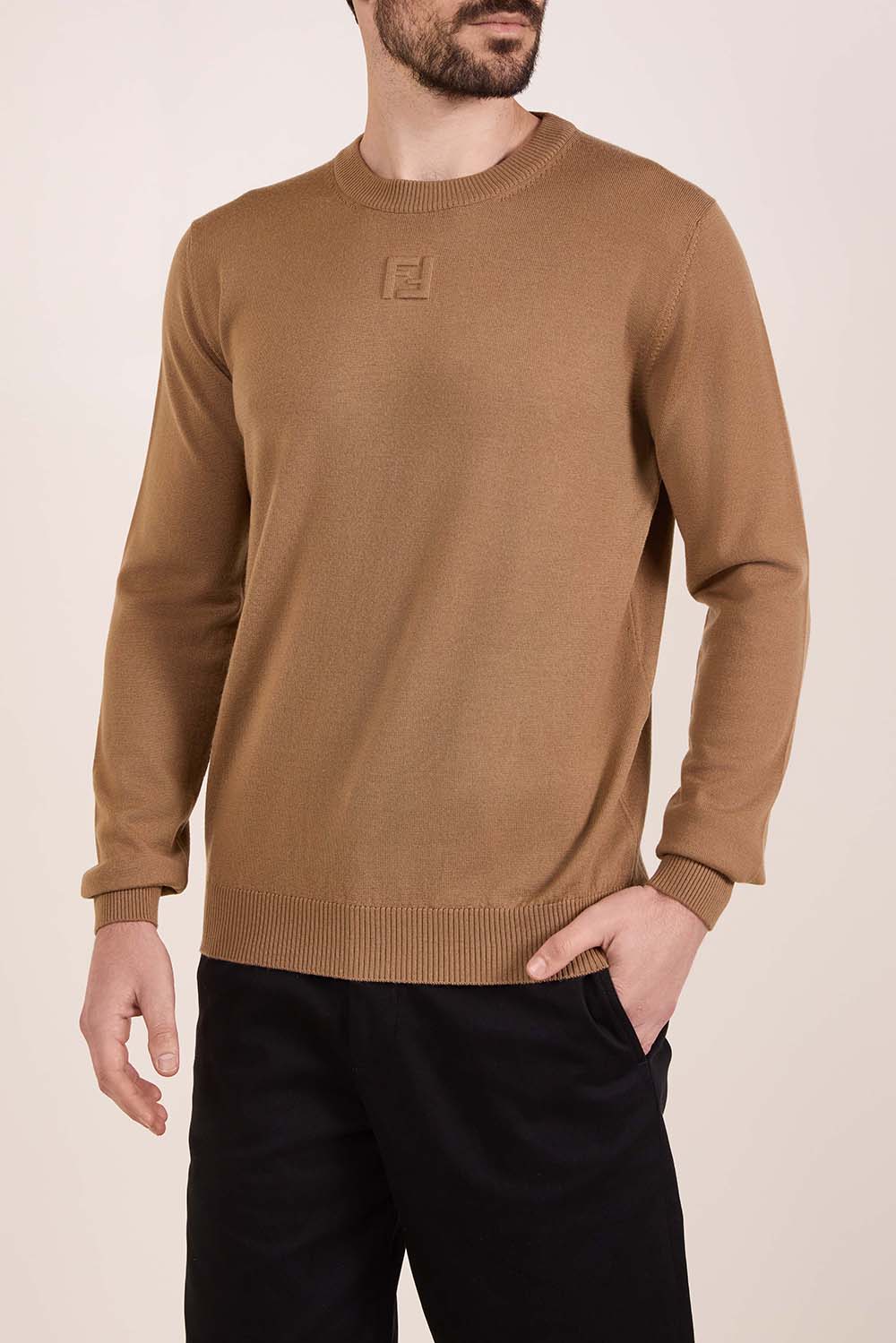 תמונת דוגמן קידמית של סריג צמר