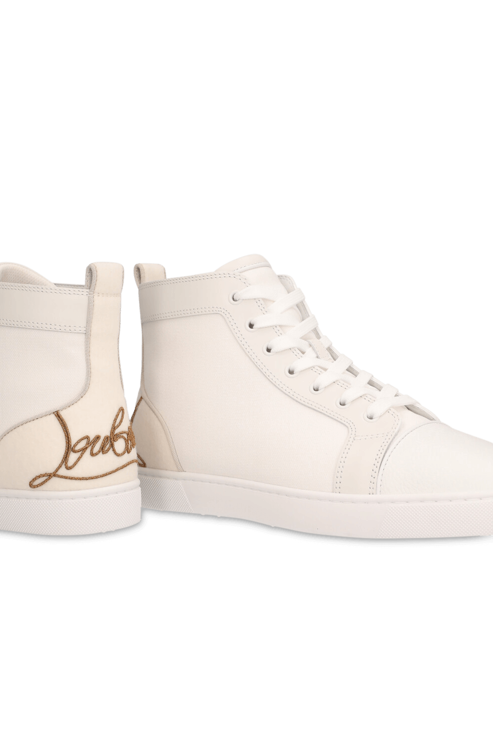 תמונת תקריב של נעלי סניקרס פאן לואיס