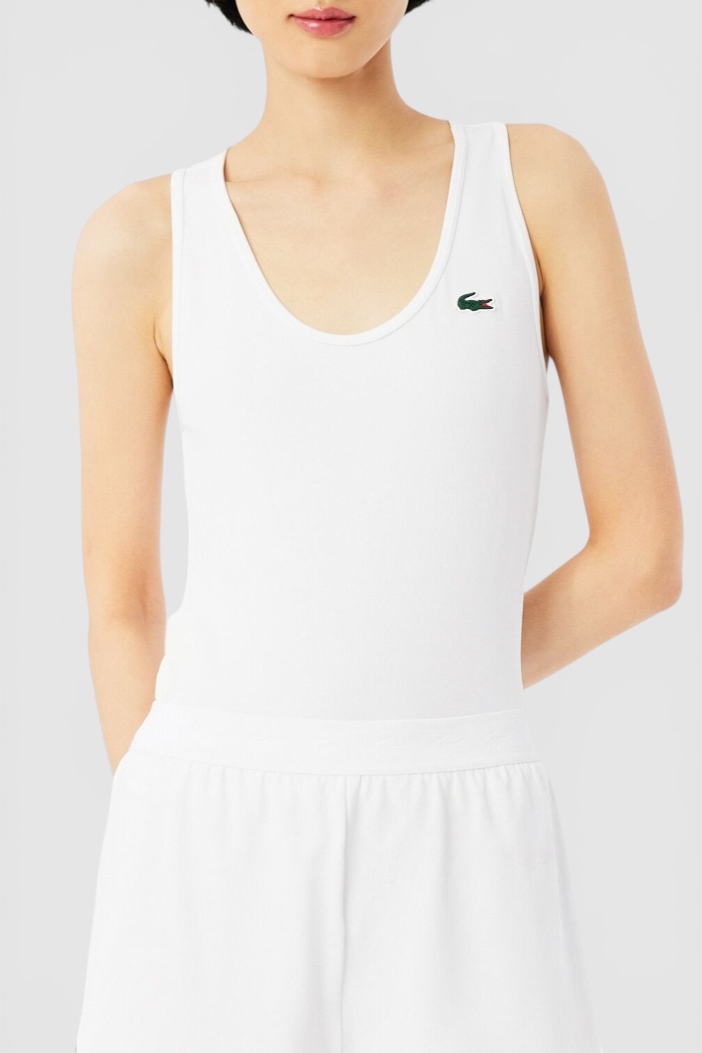 תמונת דוגמן קידמית של גופיית אימון