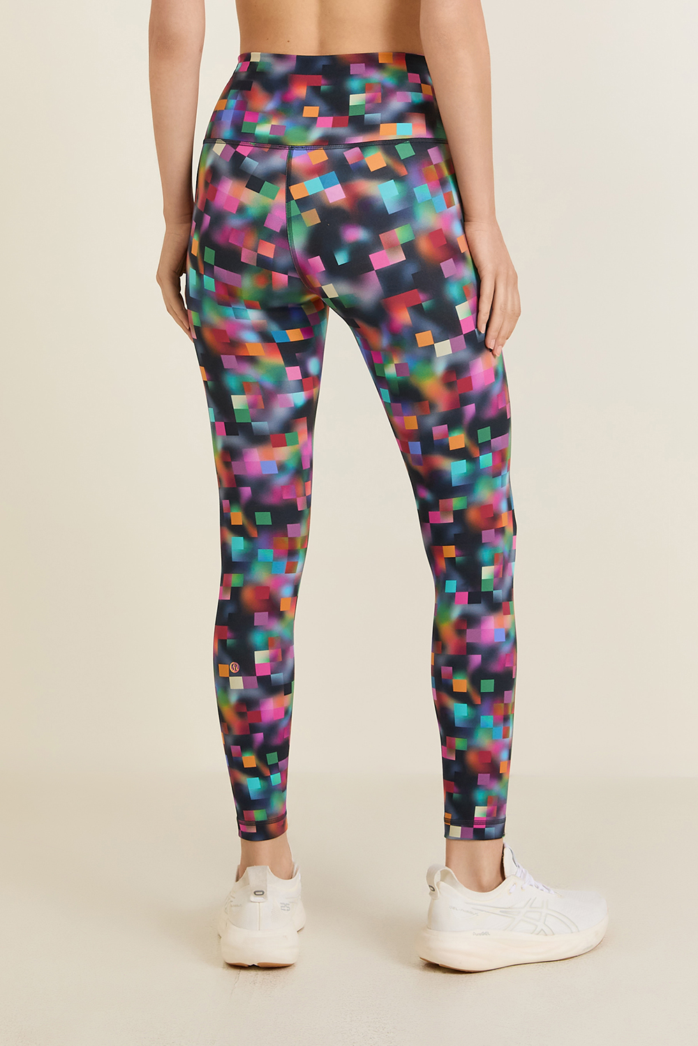 תמונת דוגמן אחורית של Wunder Train HR Tight 25 *Pride