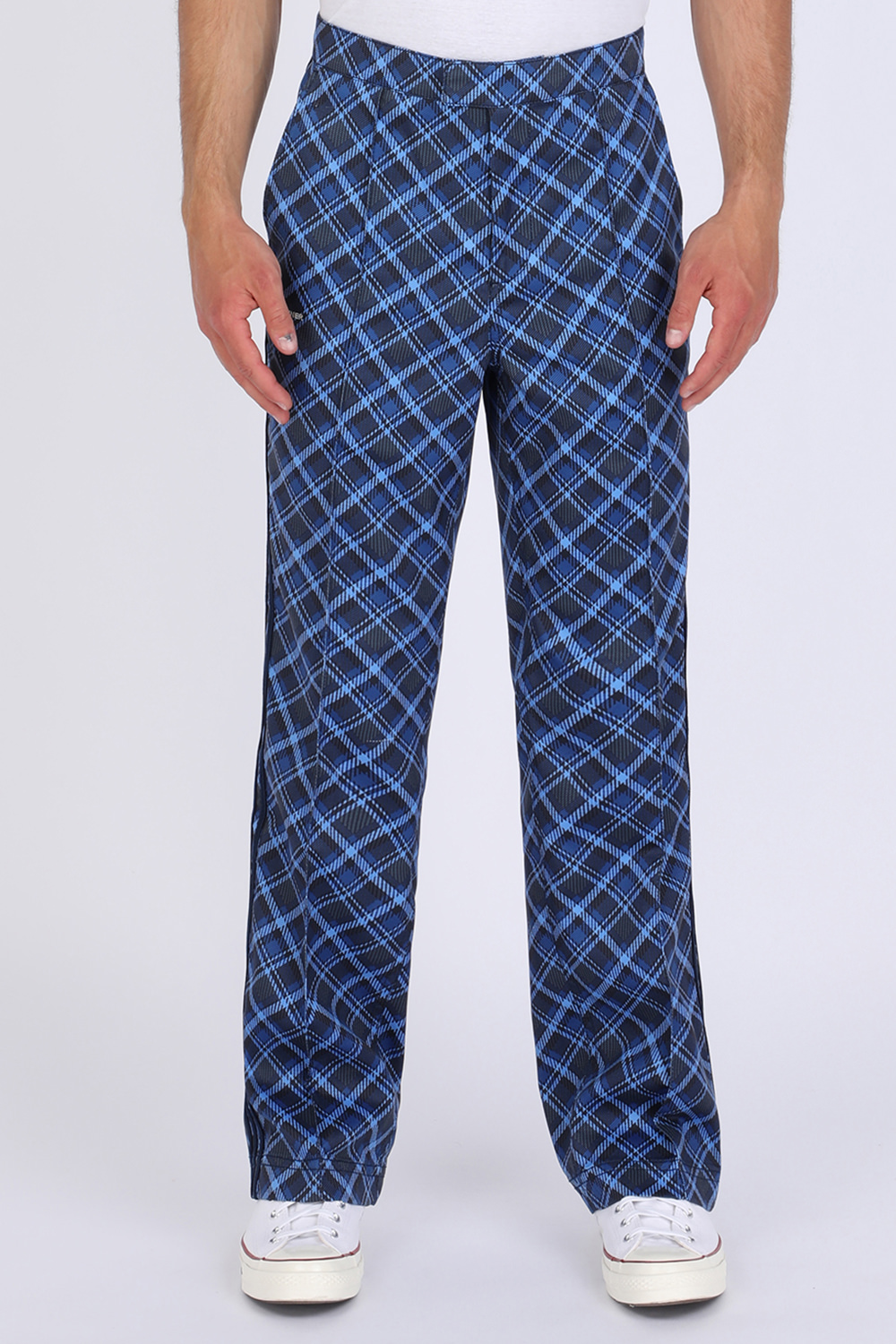 תמונת דוגמן קידמית של Adidas x Walles Bonner Track Pants in Blue and Black