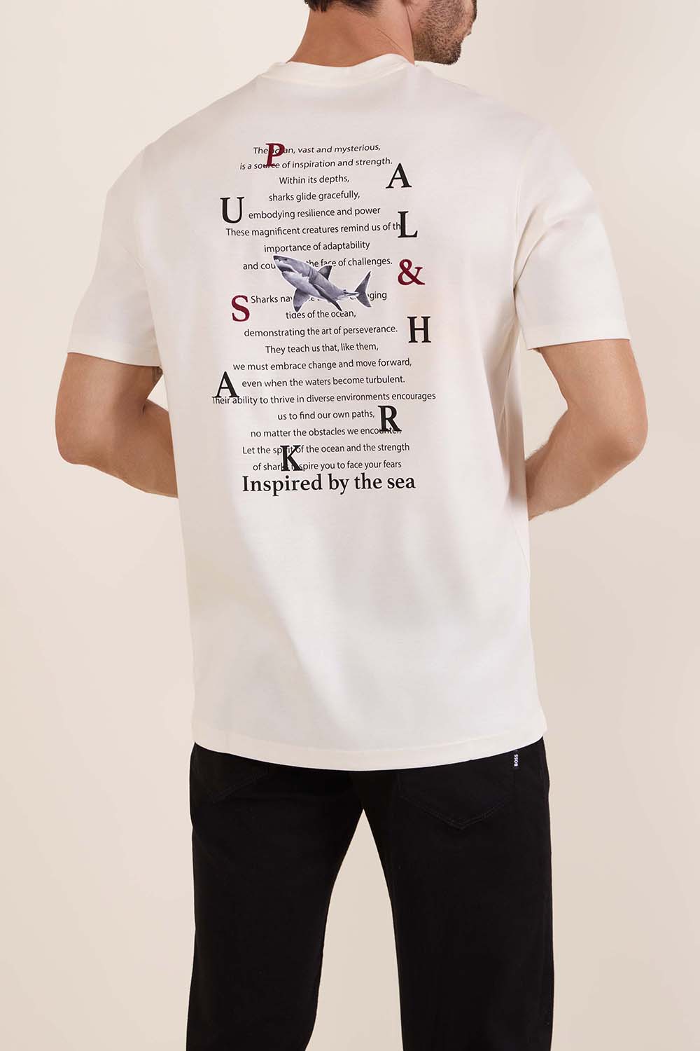 תמונת דוגמן אחורית של חולצת טי