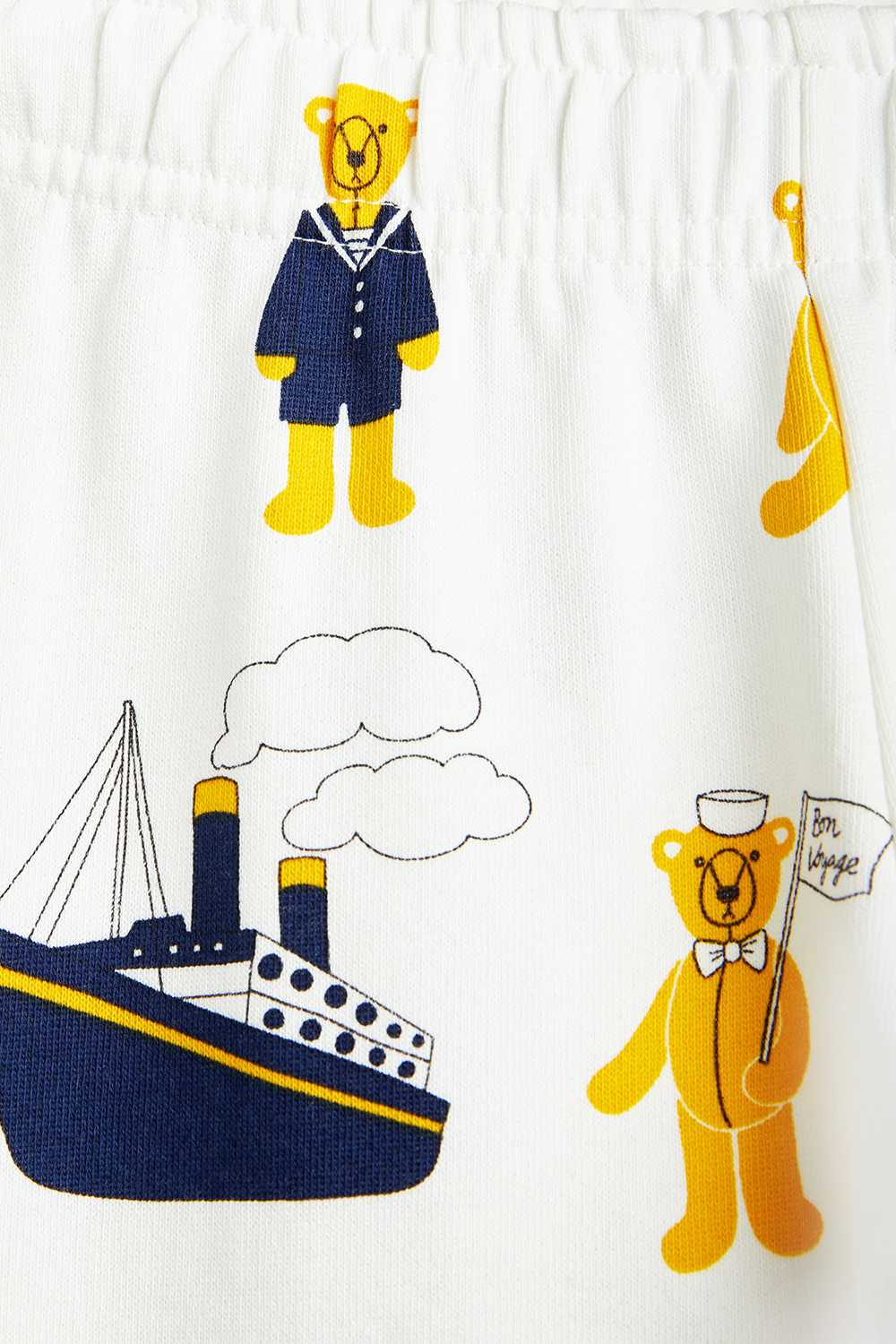 תמונת תקריב של מכנסי ג`וג עם הדפס