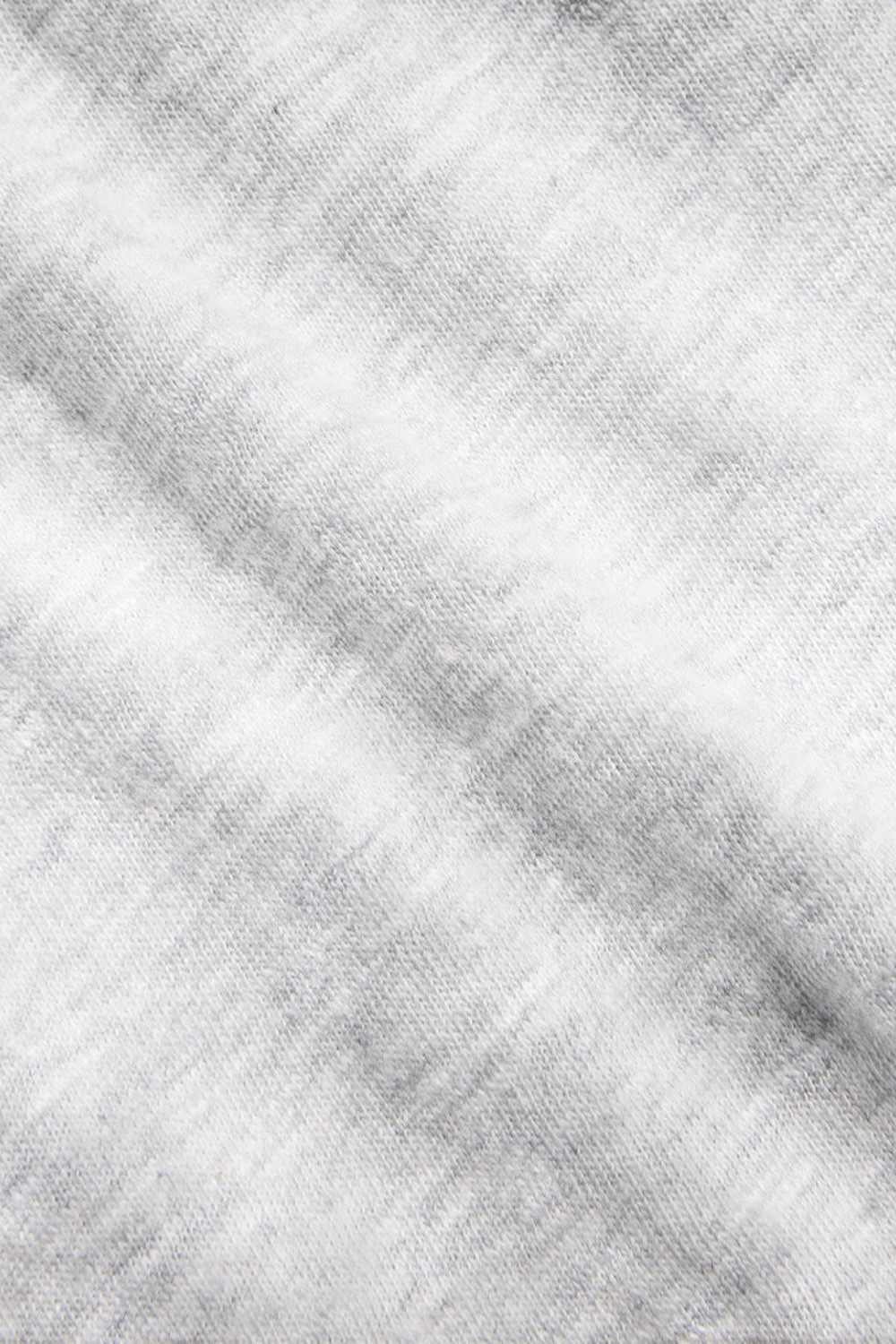 תמונת תקריב דוגמן של WORN IN JERSEY T-SHIRT