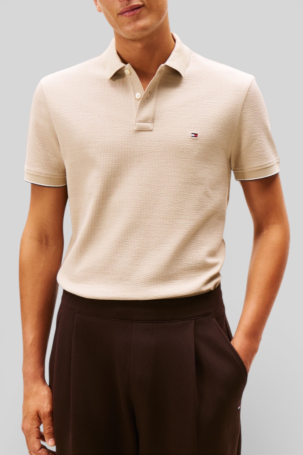 תמונת דוגמן קידמית של חולצת פולו