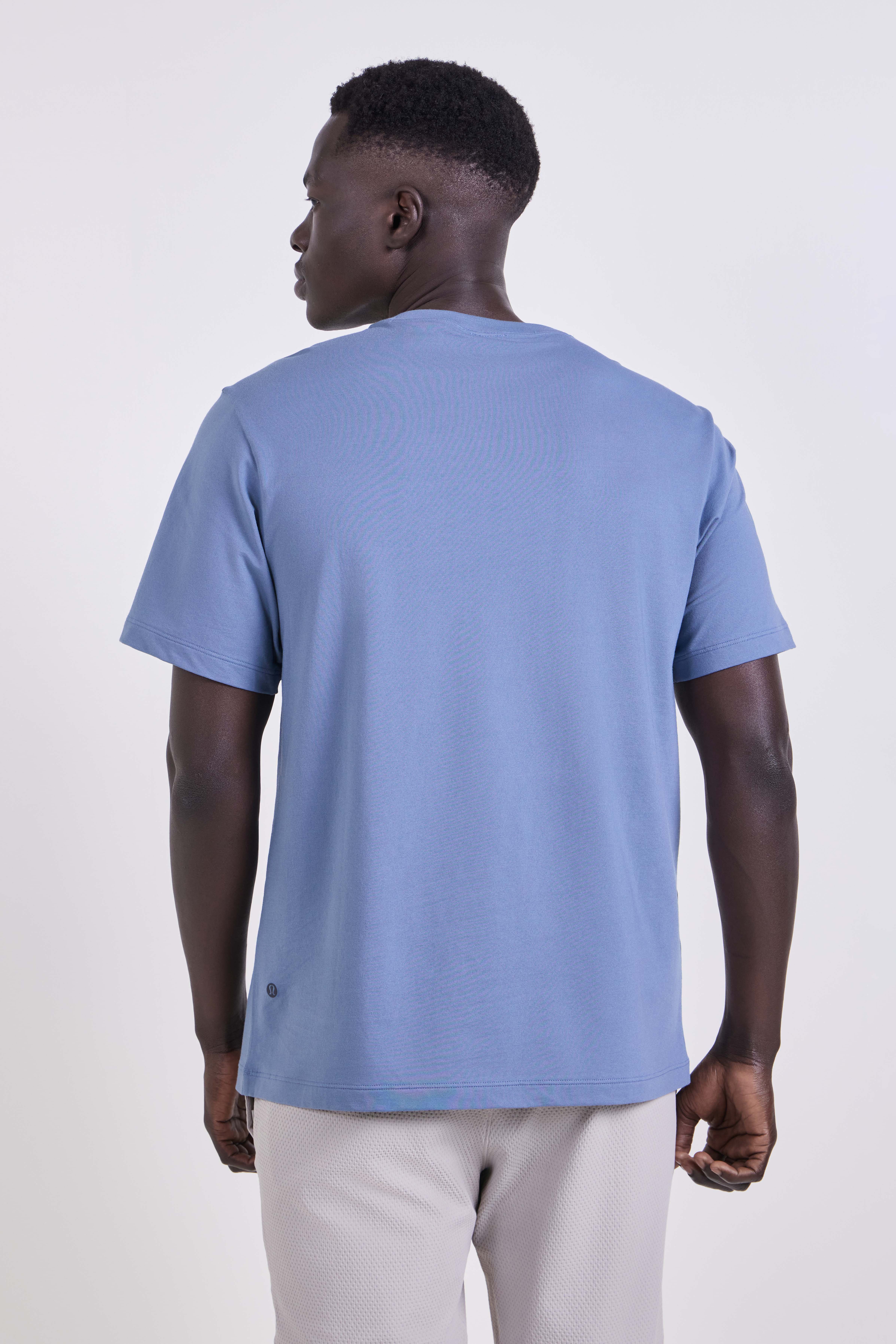 תמונת דוגמן אחורית של Zeroed In Short Sleeve Shirt