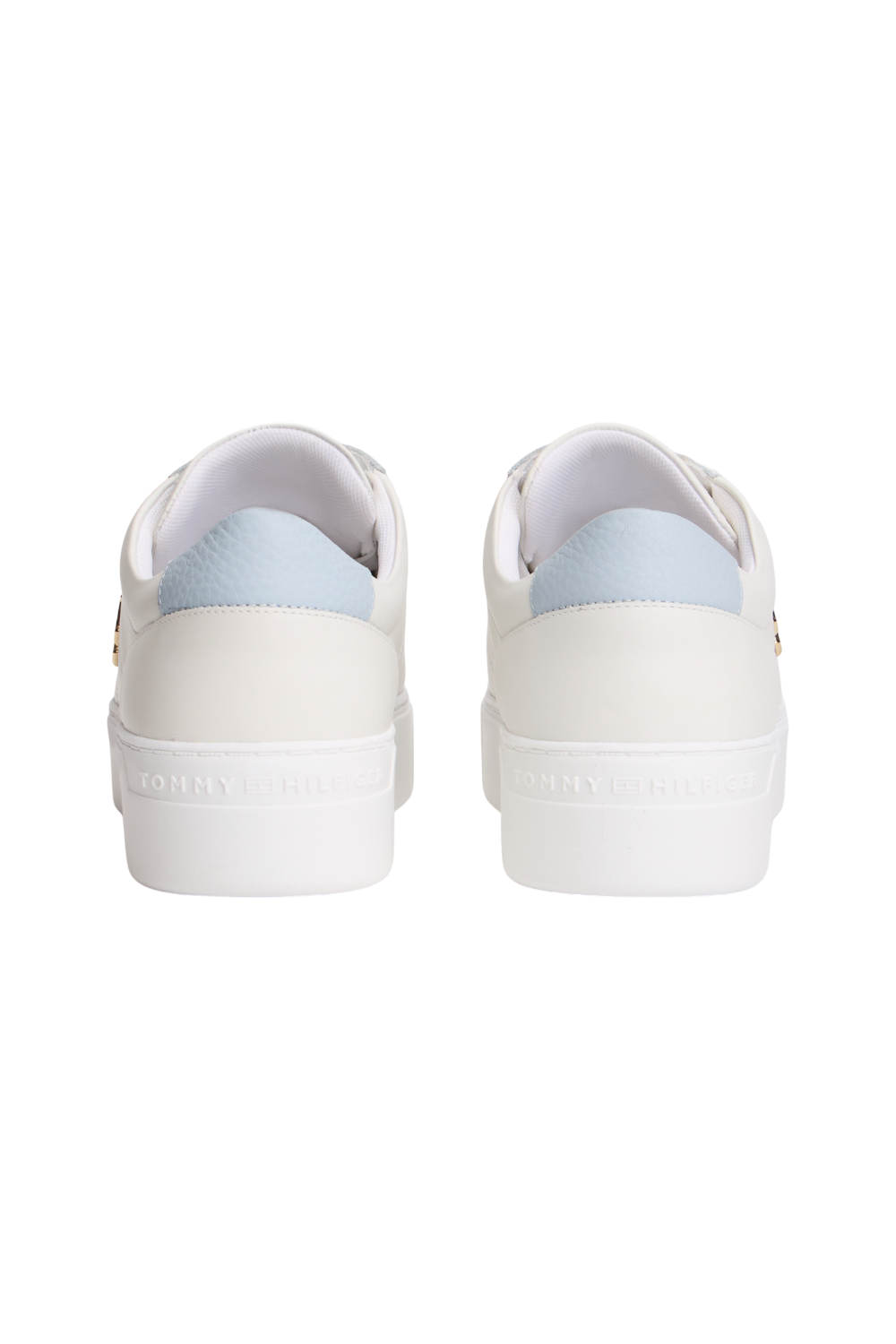 תמונת תקריב של סניקרס