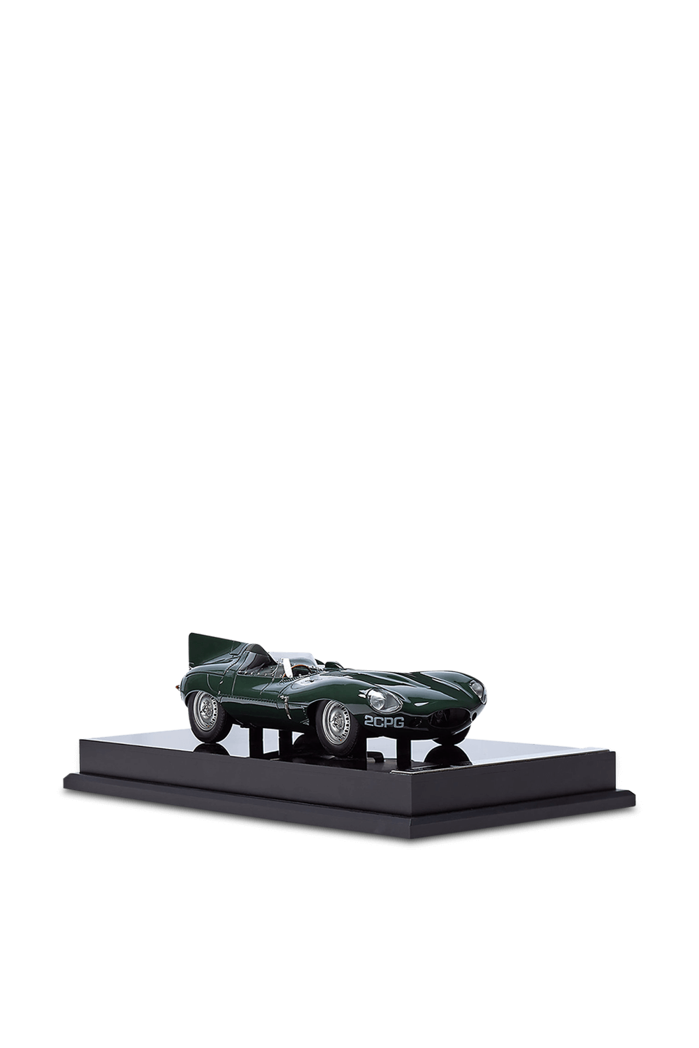 תמונה אחורית של פסל מכונית מדגם יגואר אקס קיי די