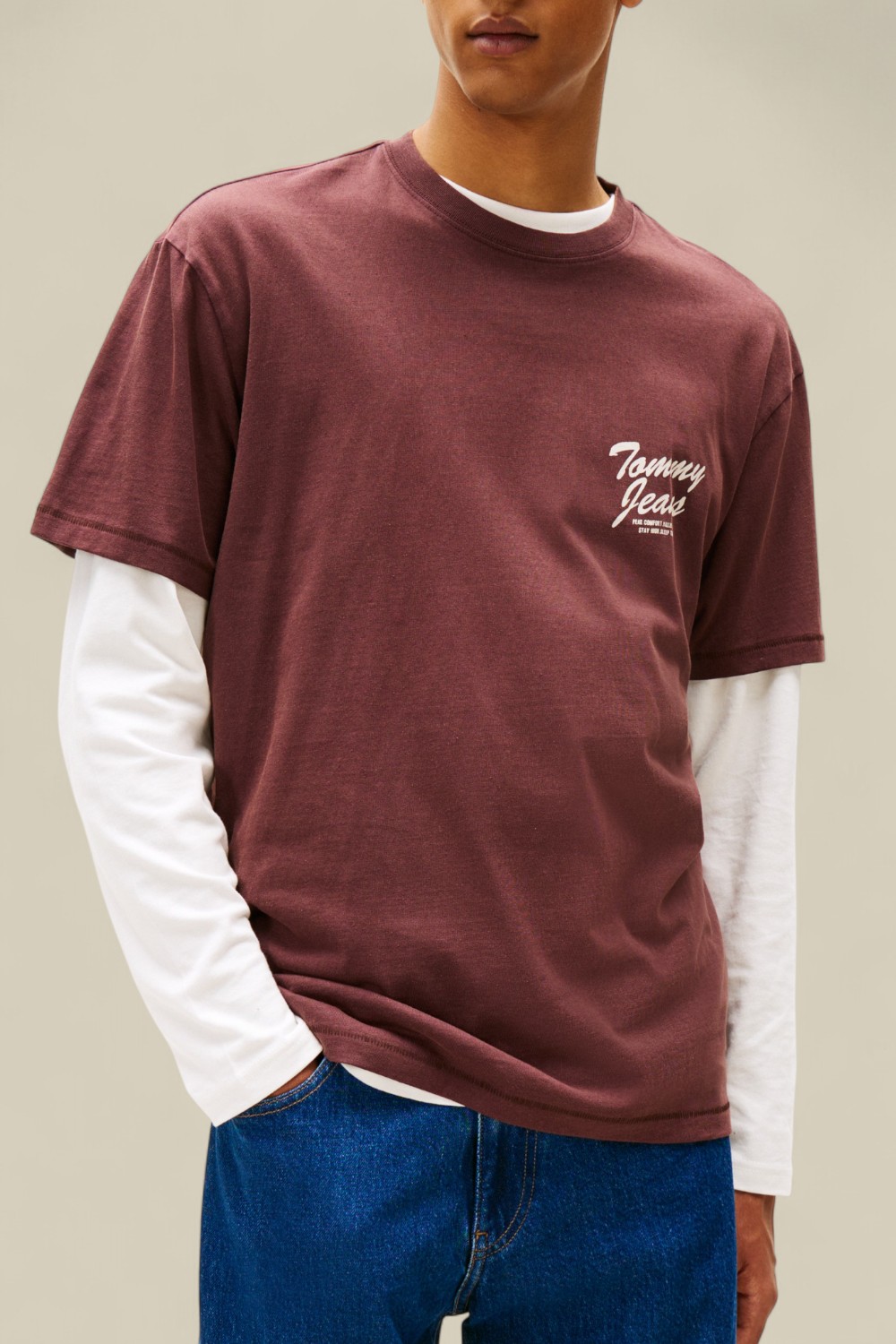 תמונת דוגמן קידמית של חולצת טי